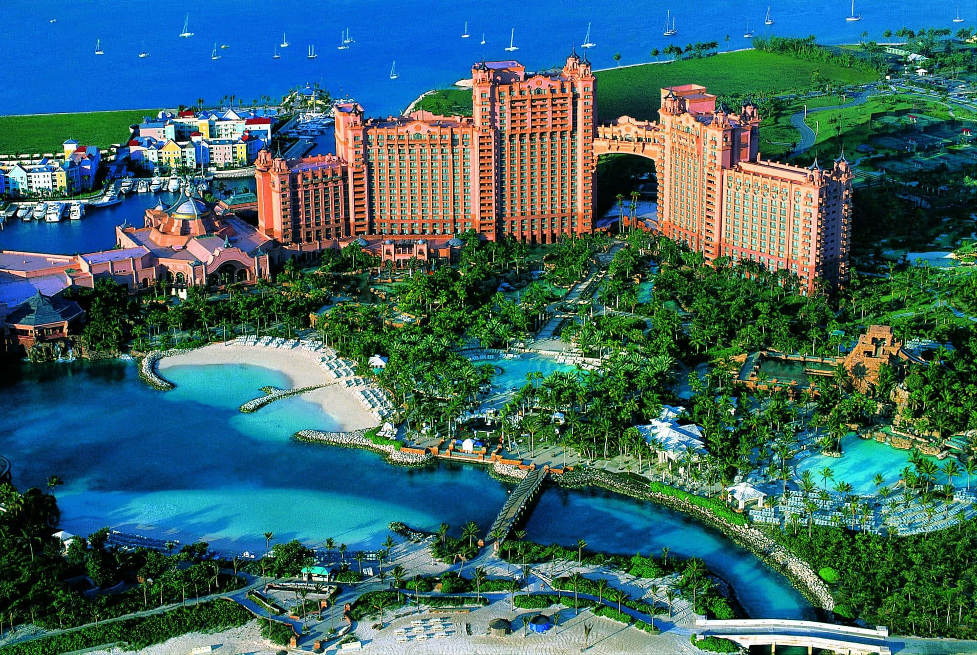 Edificios imponentes en el Atlantis Resort Fondos de pantalla