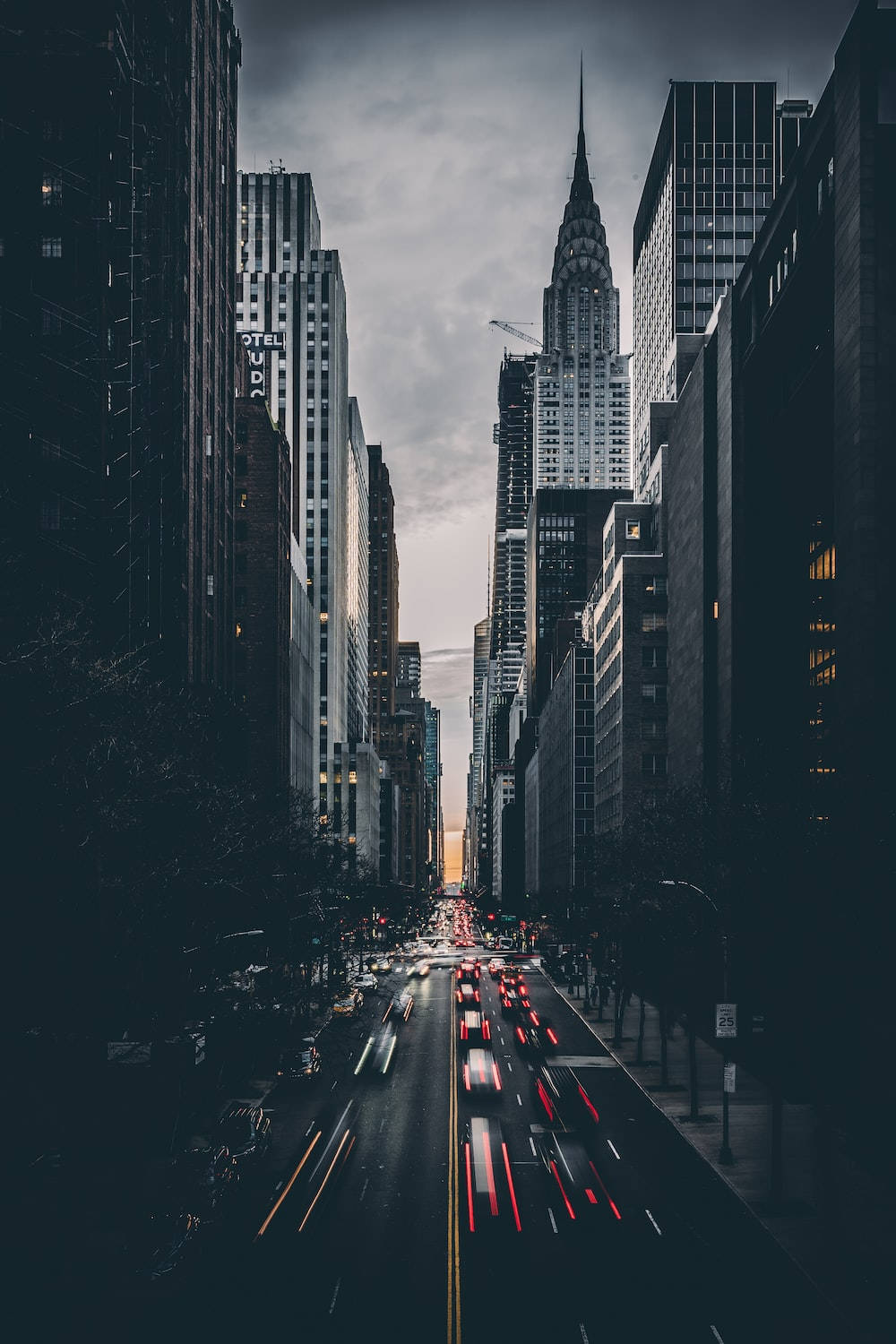 Edificios Oscuros para iPhone Fondos de pantalla