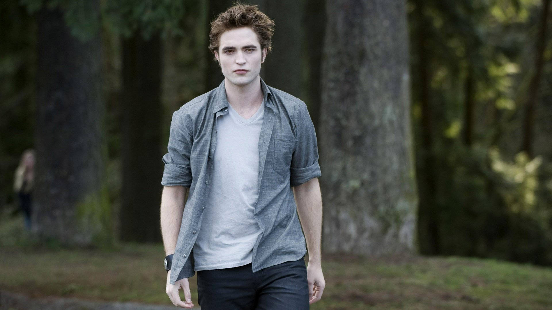 Edward en el bosque de la saga Crepúsculo Fondos de pantalla