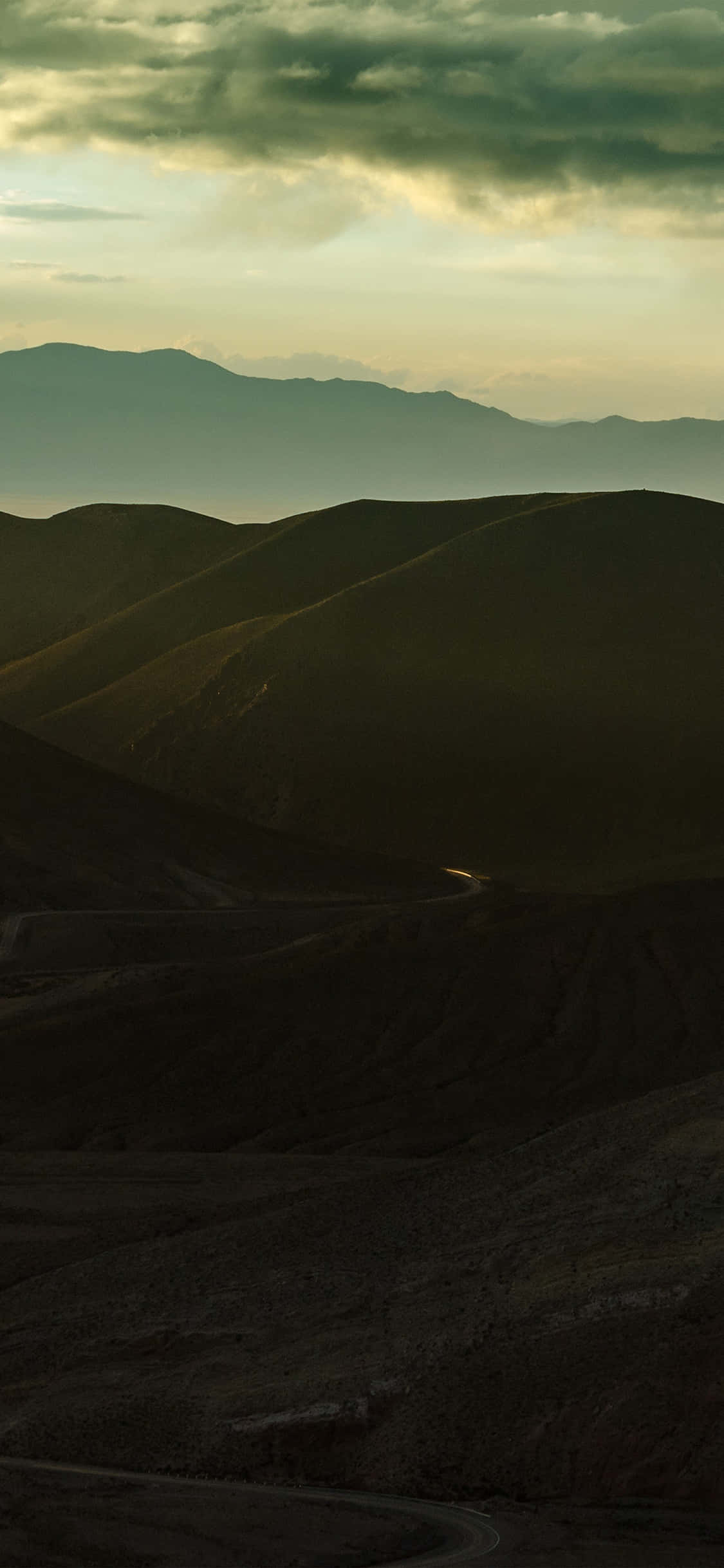 El Elegante Aspecto del iPhone Oscuro Fondos de pantalla