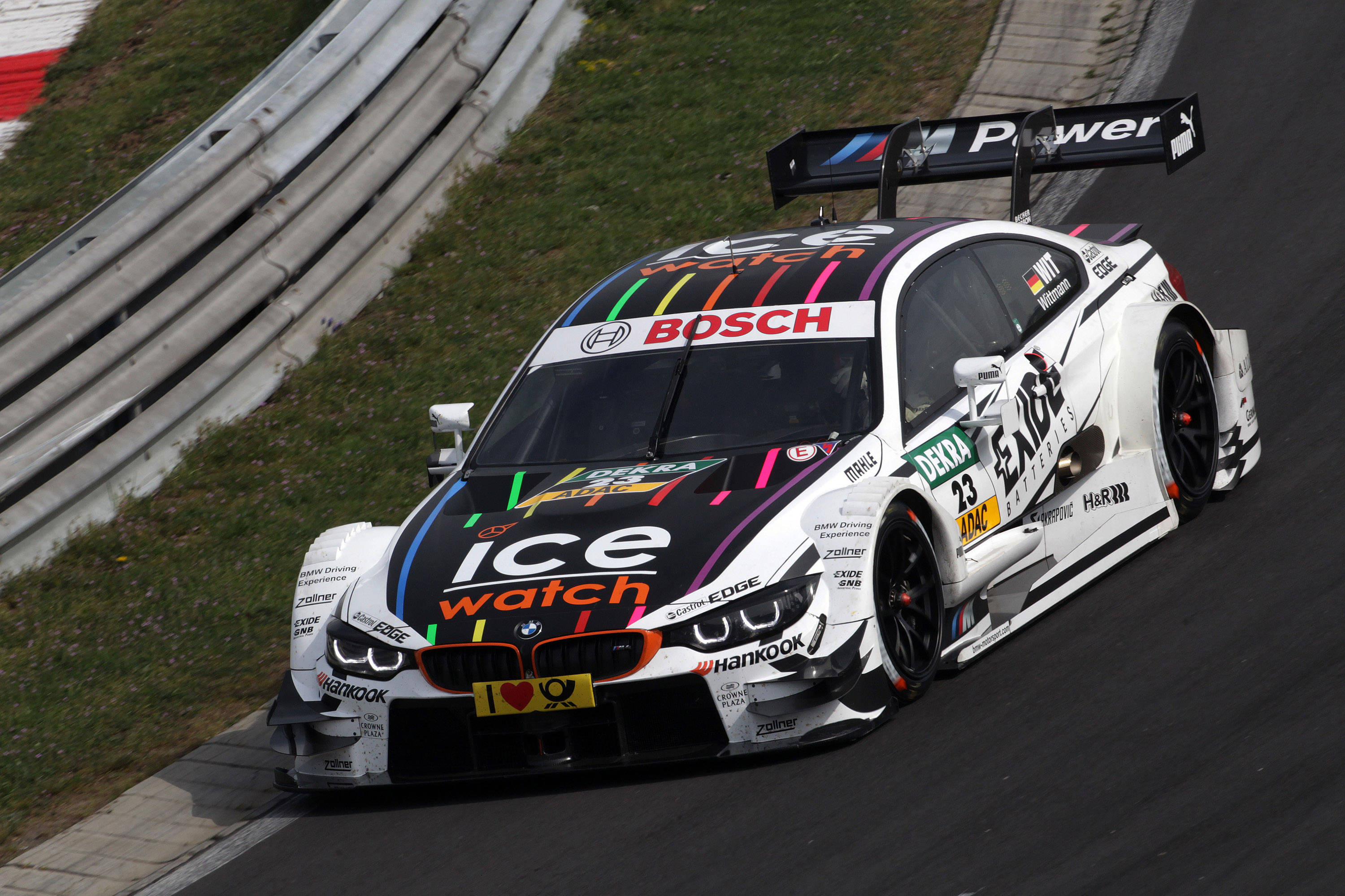 El elegante y ágil BMW M4 DTM Fondos de pantalla