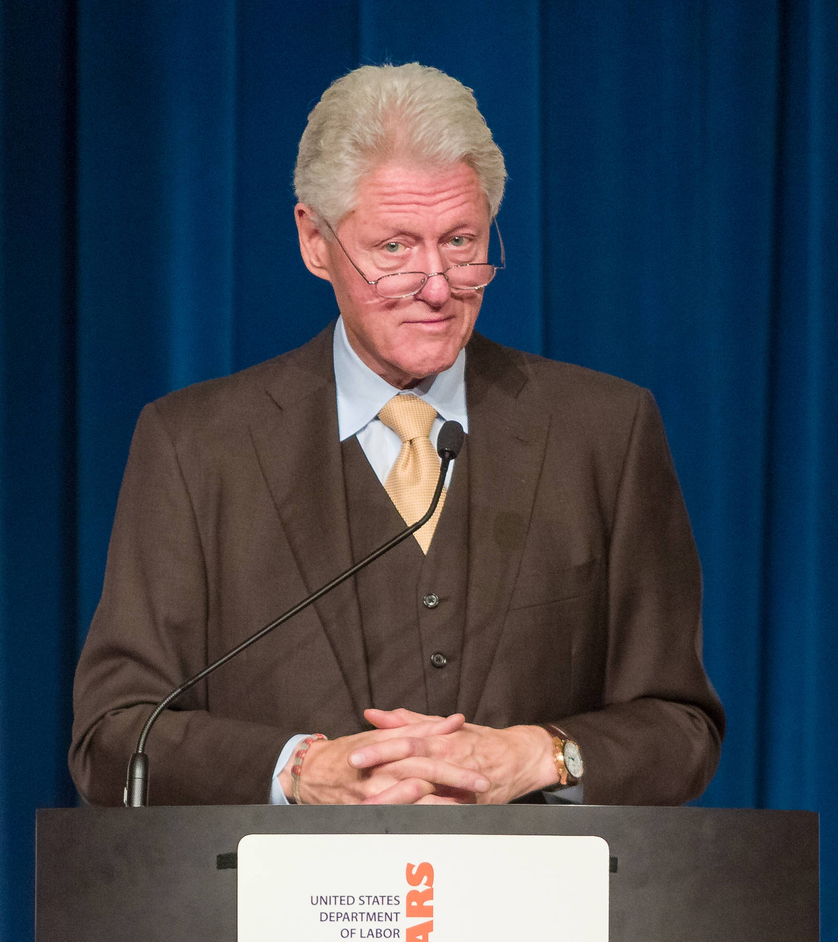 El Expresidente Bill Clinton Pronunciando un Discurso Fondos de pantalla