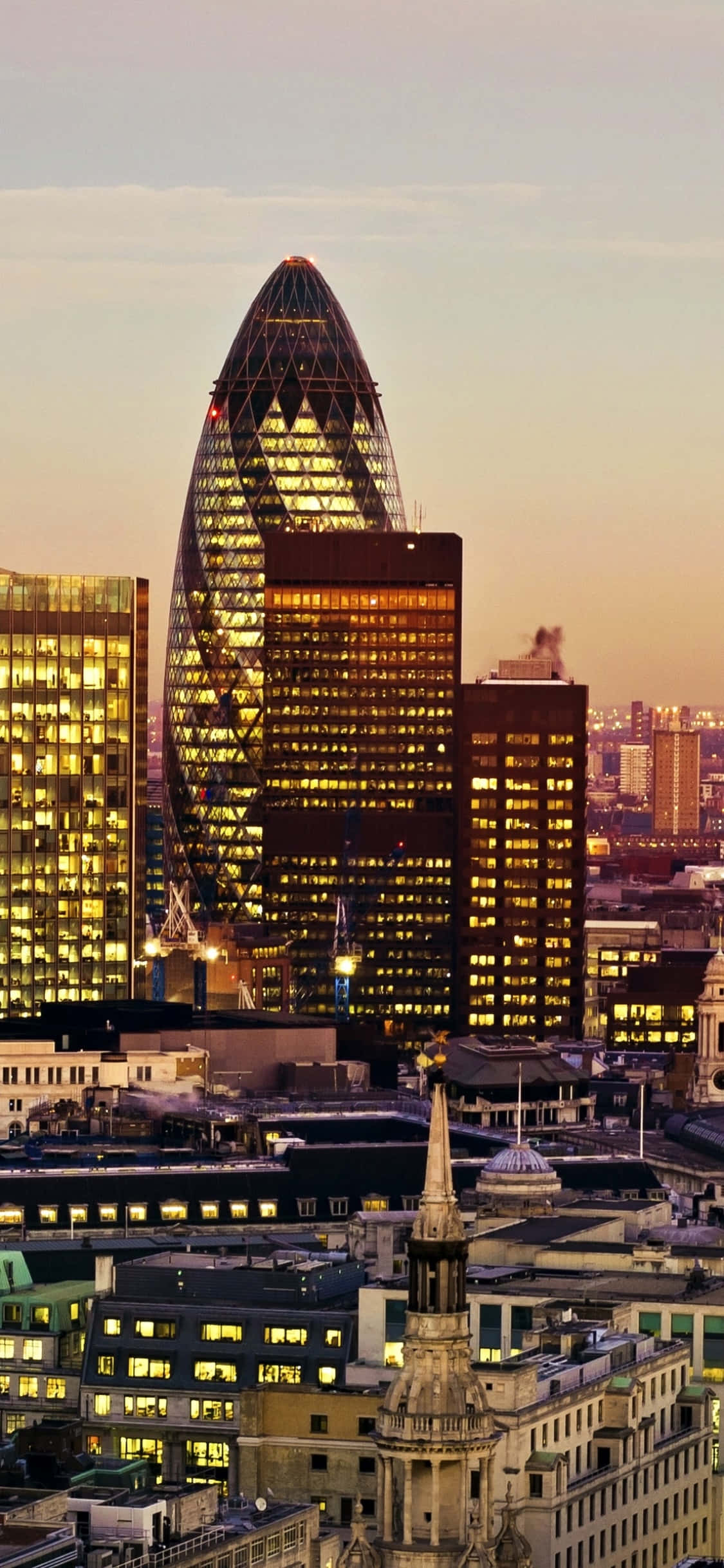 El Gherkin y otros rascacielos en la niebla Fondos de pantalla