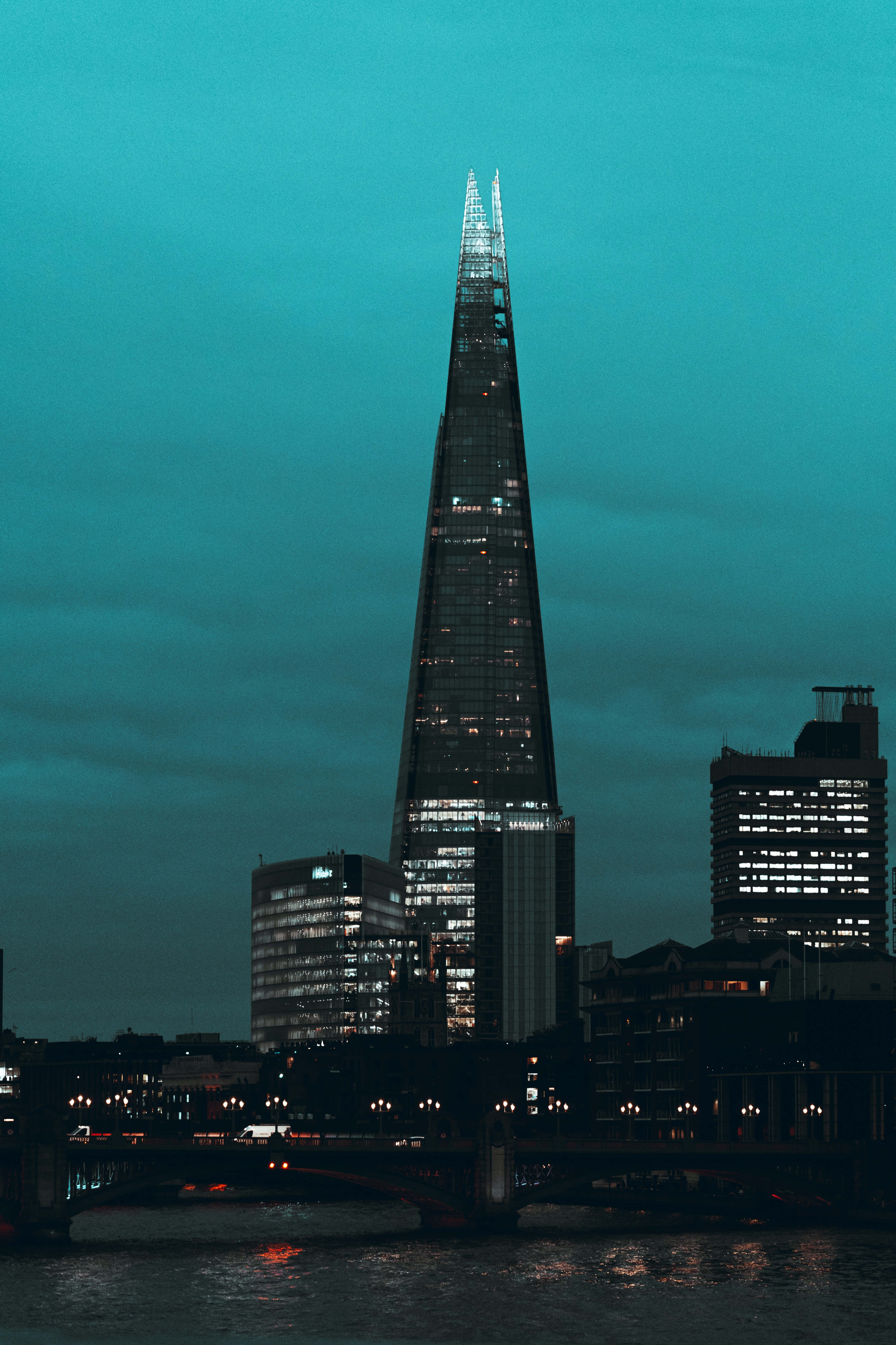 El Shard Bajo un Cielo Turquesa Fondos de pantalla