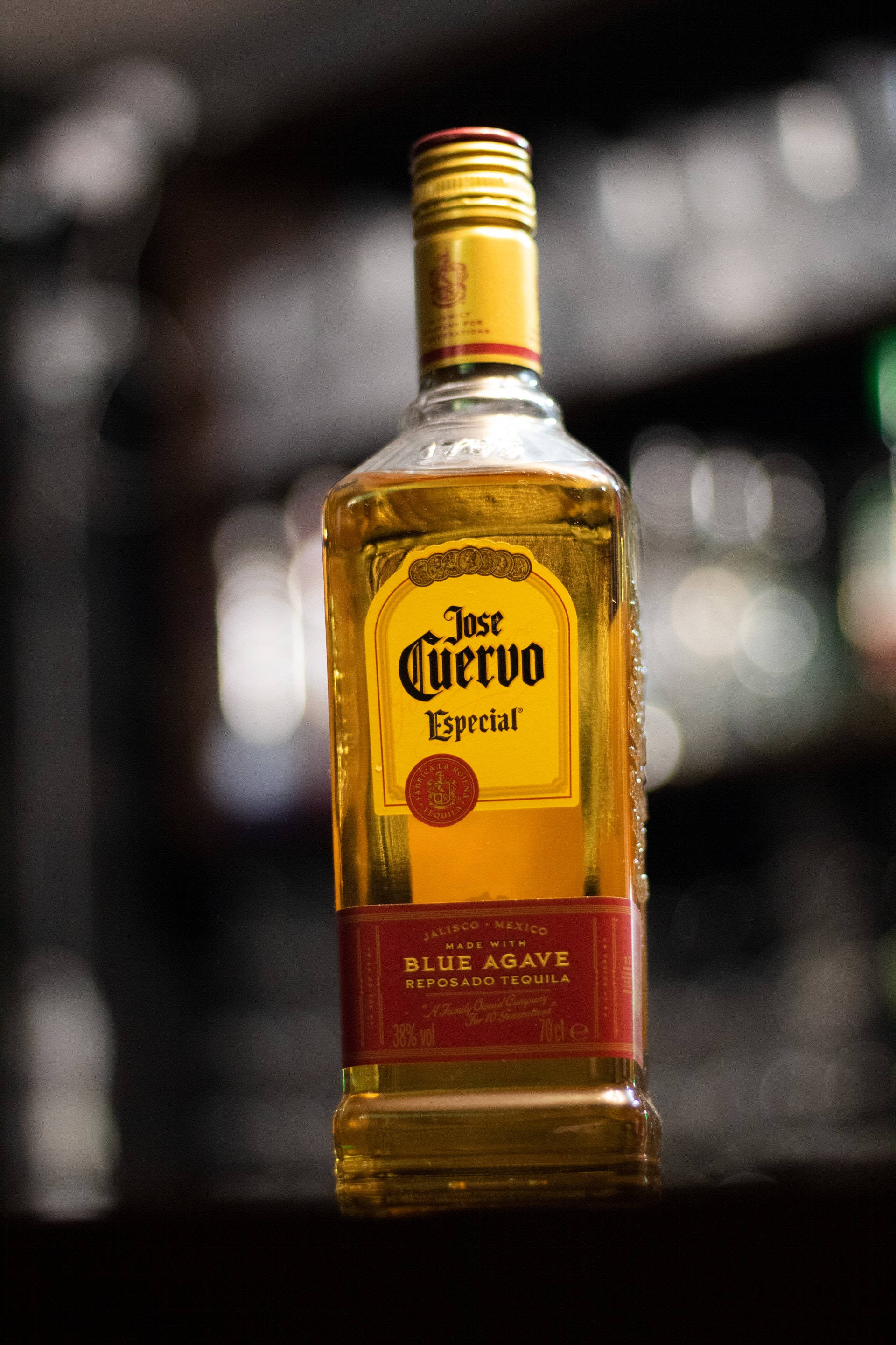 Elegante botella de Tequila Jose Cuervo Agave Fondos de pantalla