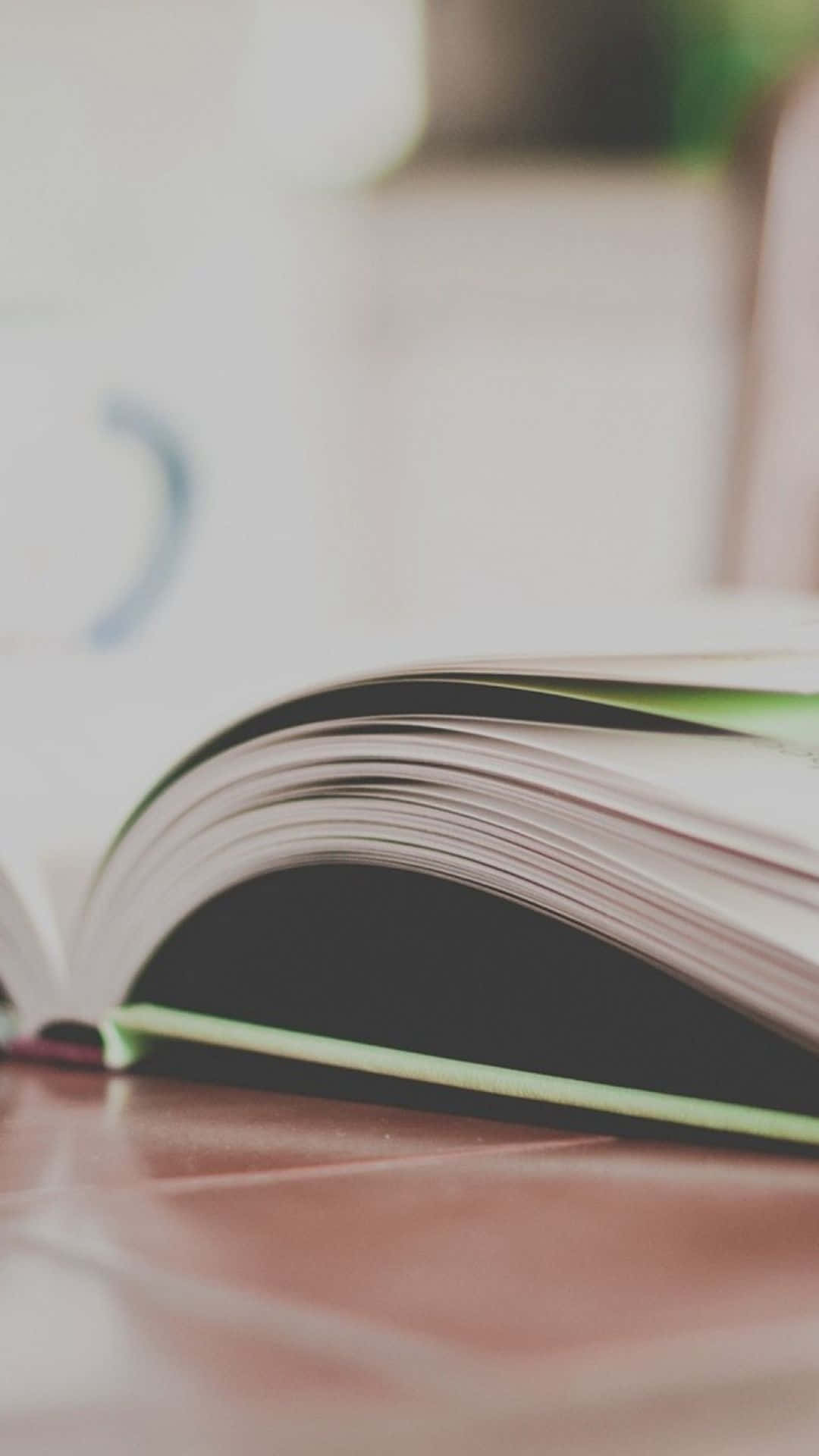 Embárcate en un viaje de descubrimiento y explora las maravillas de la literatura Fondos de pantalla