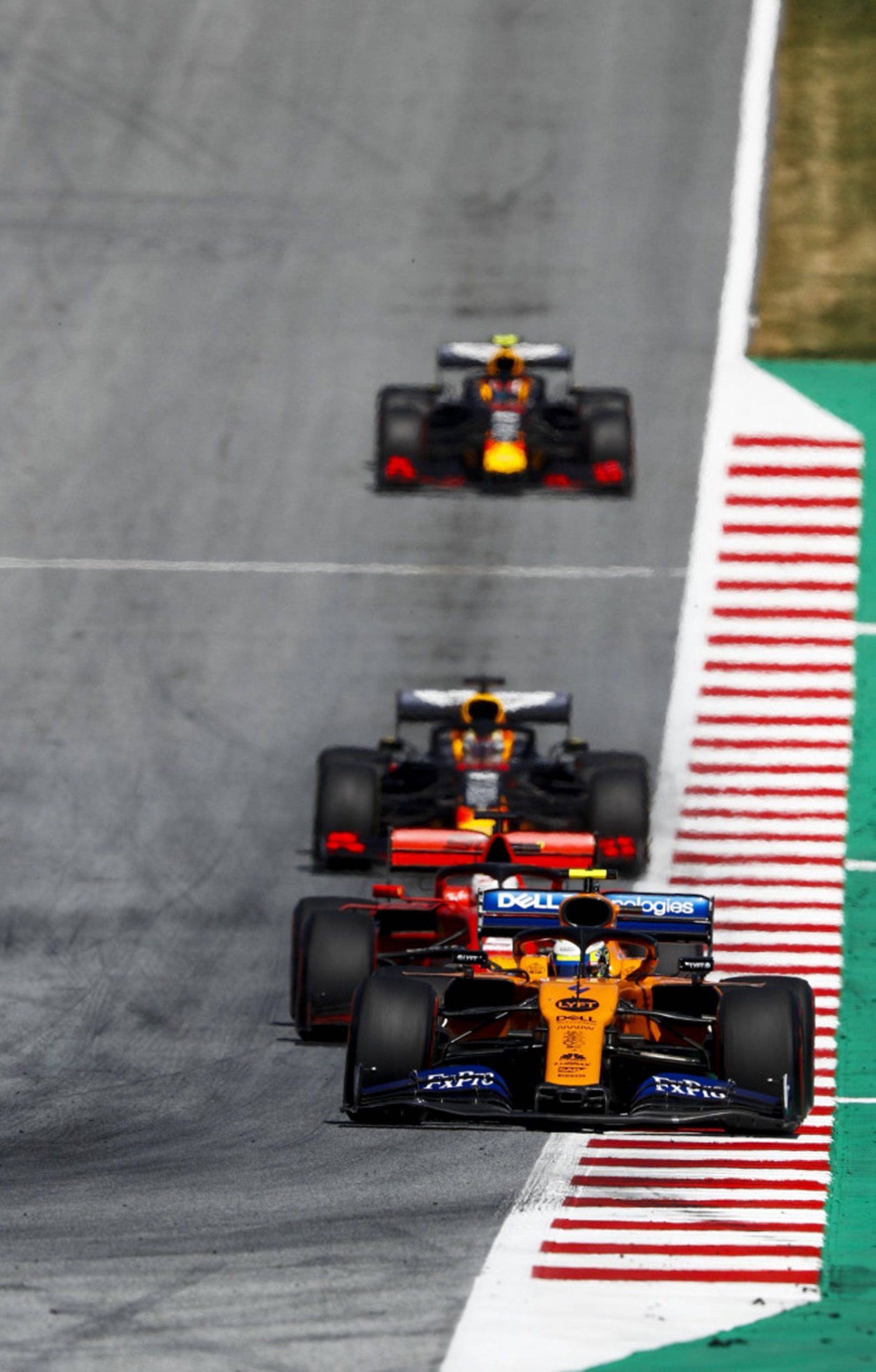 Emoción de la Velocidad - F1 Phone en Acción Fondos de pantalla