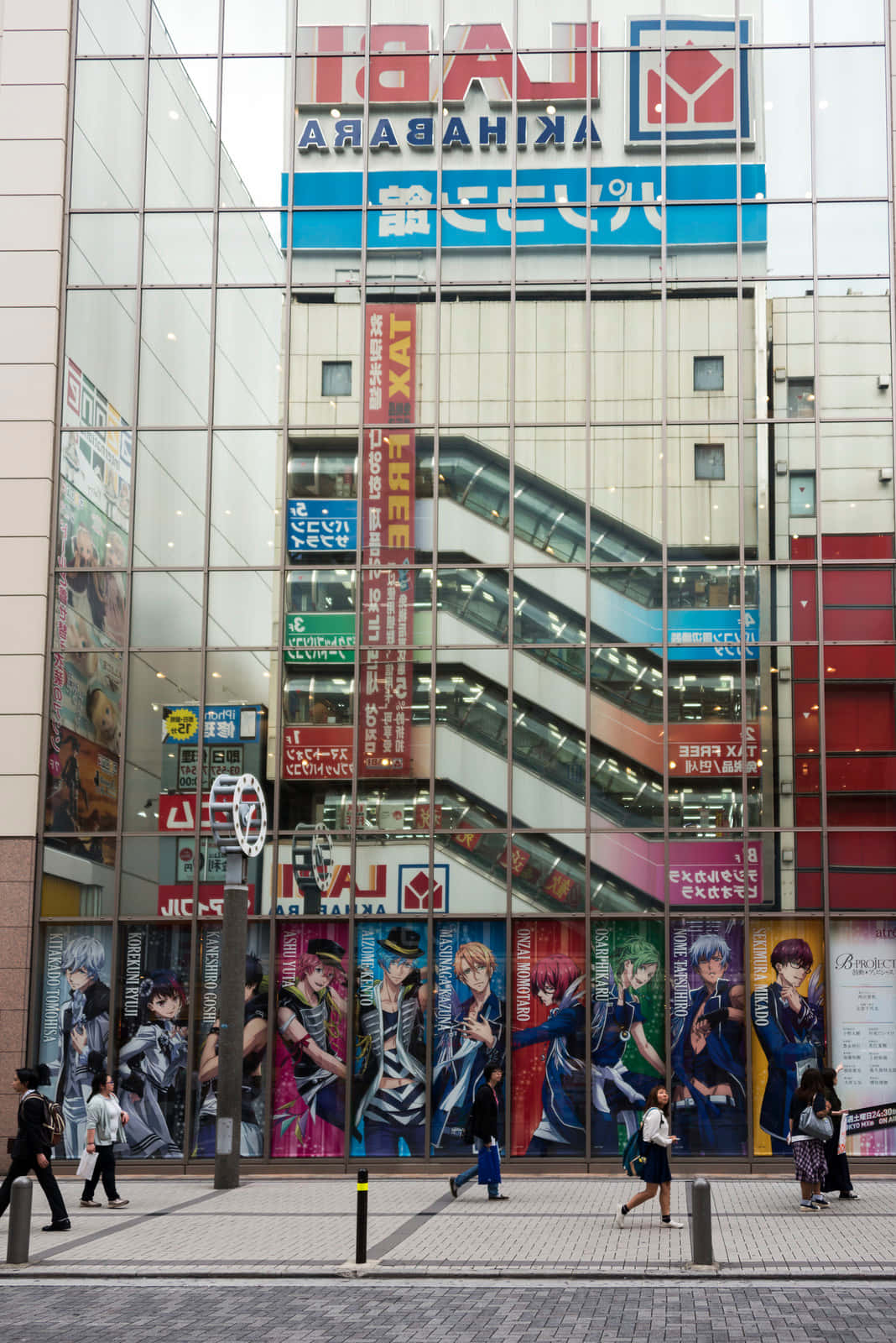 Entusiasta de la Cultura Otaku Disfrutando del Anime y el Manga Fondos de pantalla