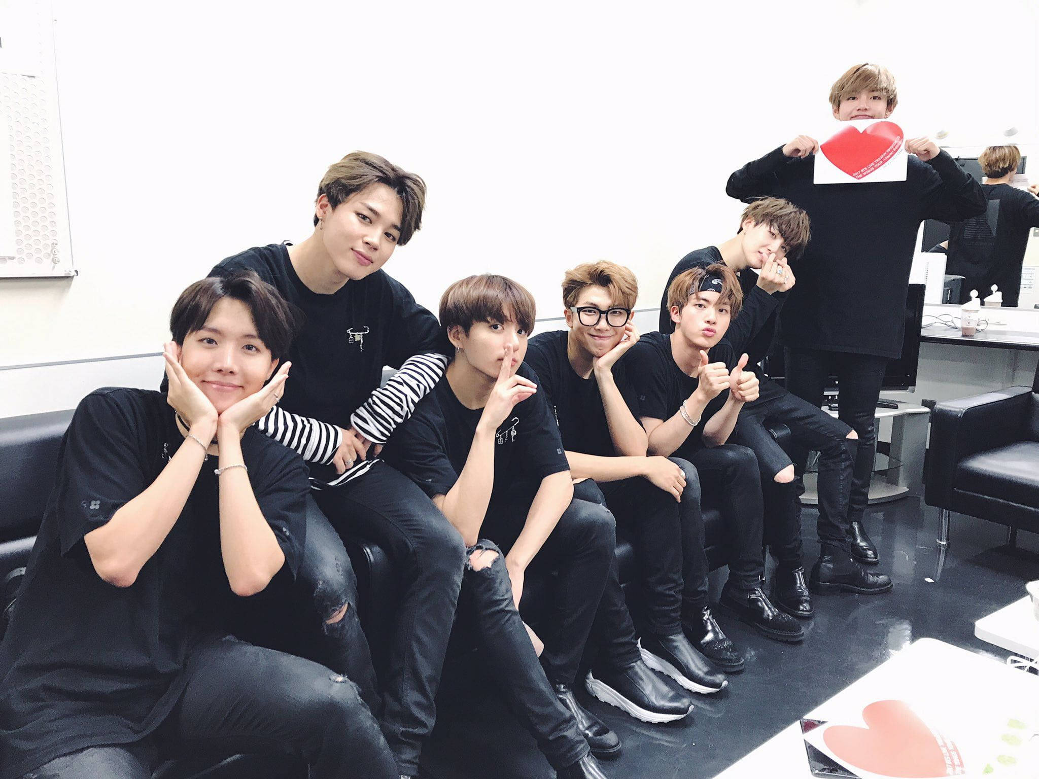 Escritorio BTS 2021 - La Armonía de los Íconos de la Cultura Pop Fondos de pantalla