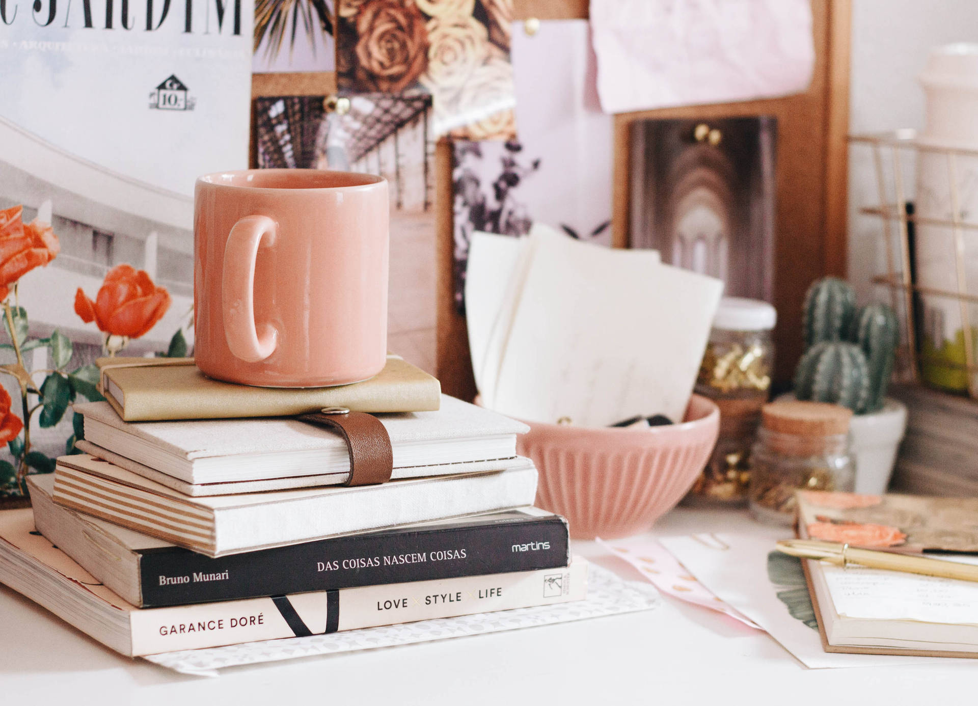 Escritorio Rosa Minimalista Estético