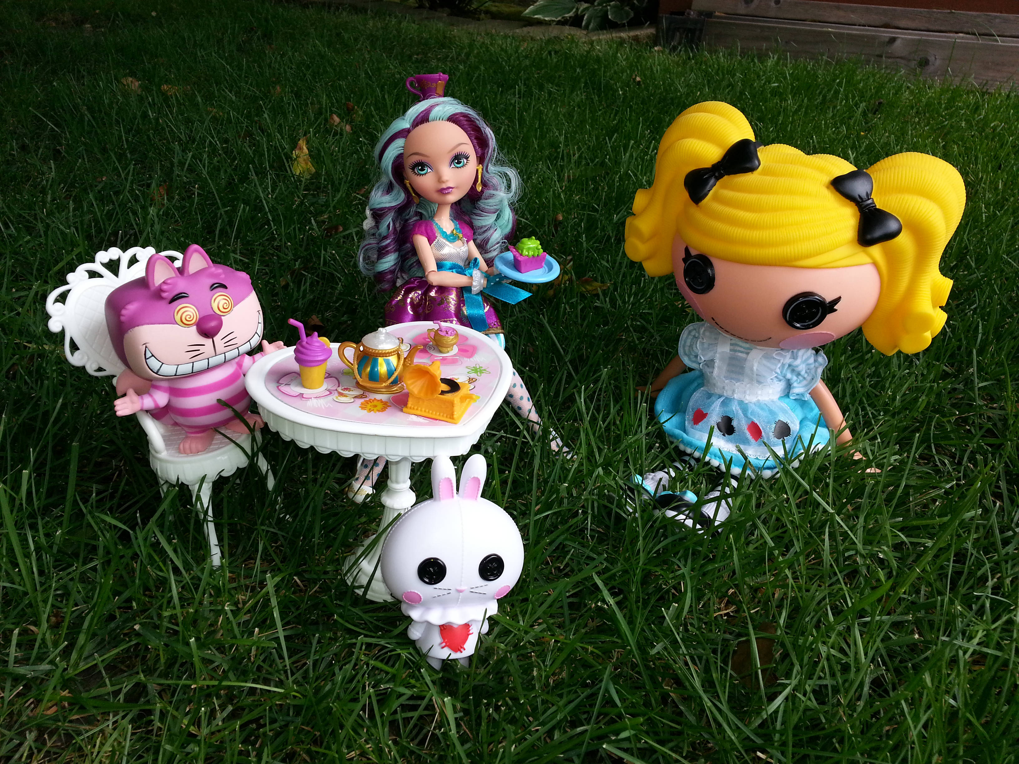 Estética Bratz en un Picnic en el Jardín Fondos de pantalla