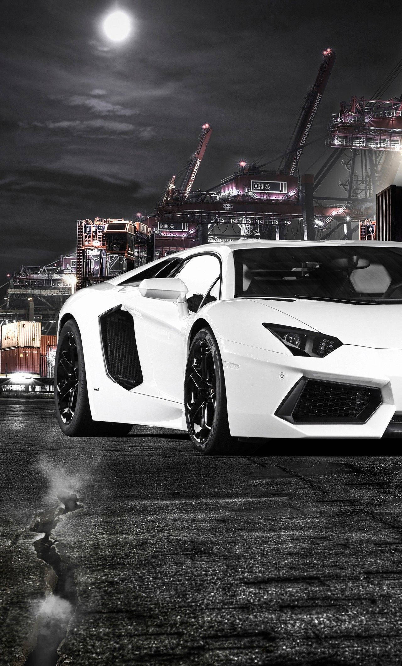 Estilo de vida lujoso - Lamborghini blanco combinado con un iPhone Fondos de pantalla