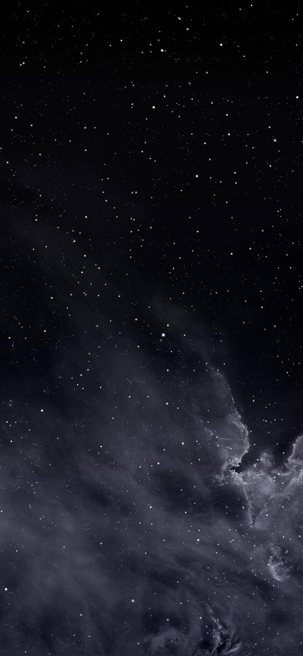 Estrellas en cielo nublado en modo oscuro Fondos de pantalla