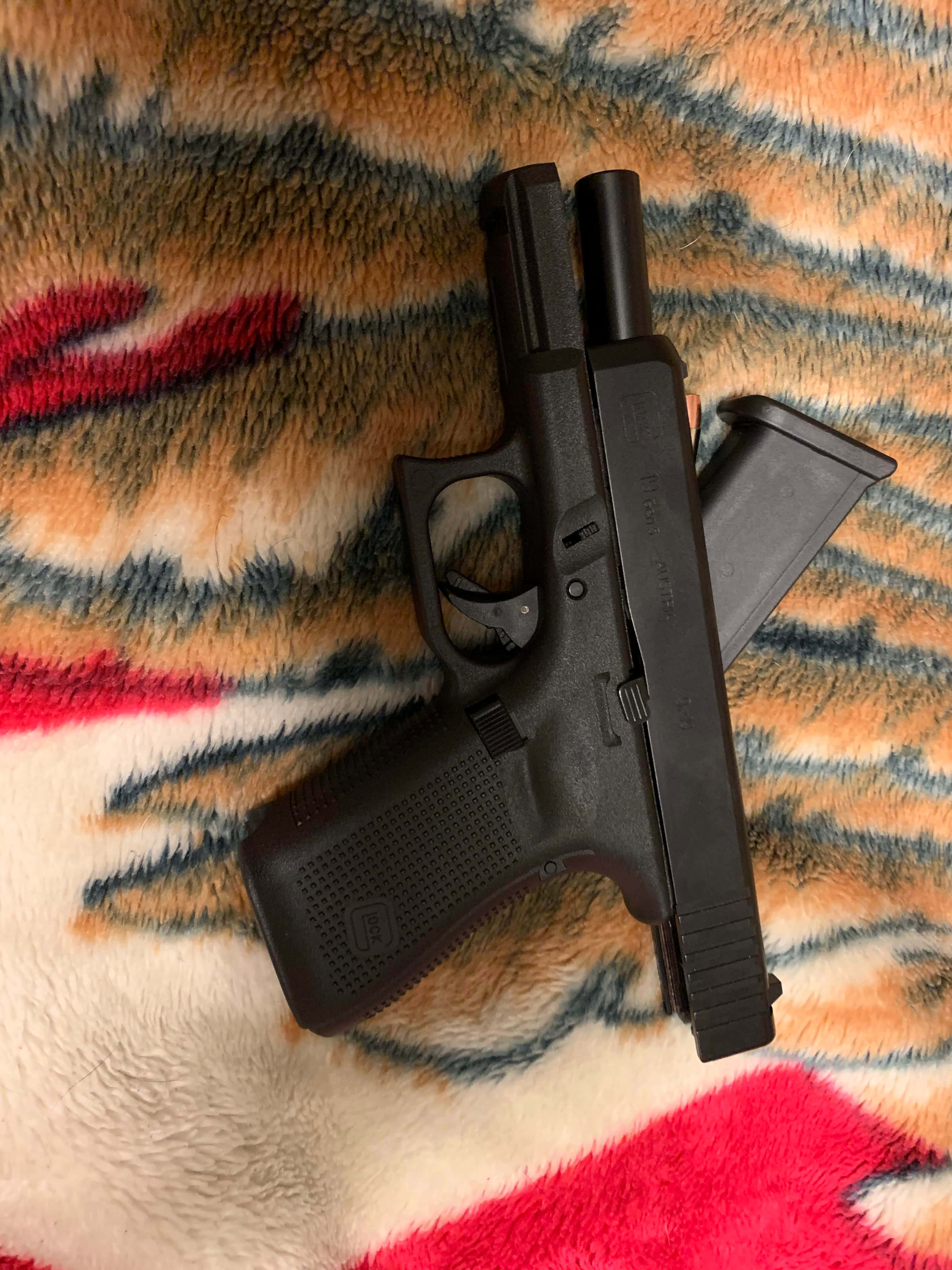 Excelencia en Pistola para Todo Terreno - Glock 19 Fondos de pantalla