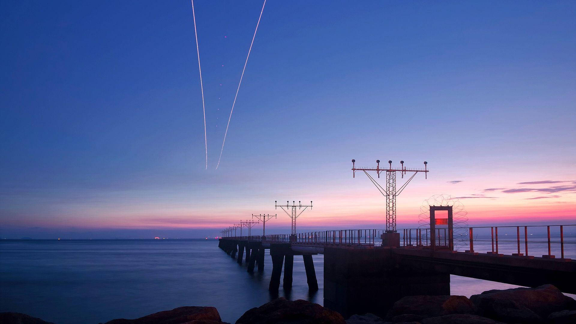 Fondo de pantalla estético HD de un puente largo y el cielo