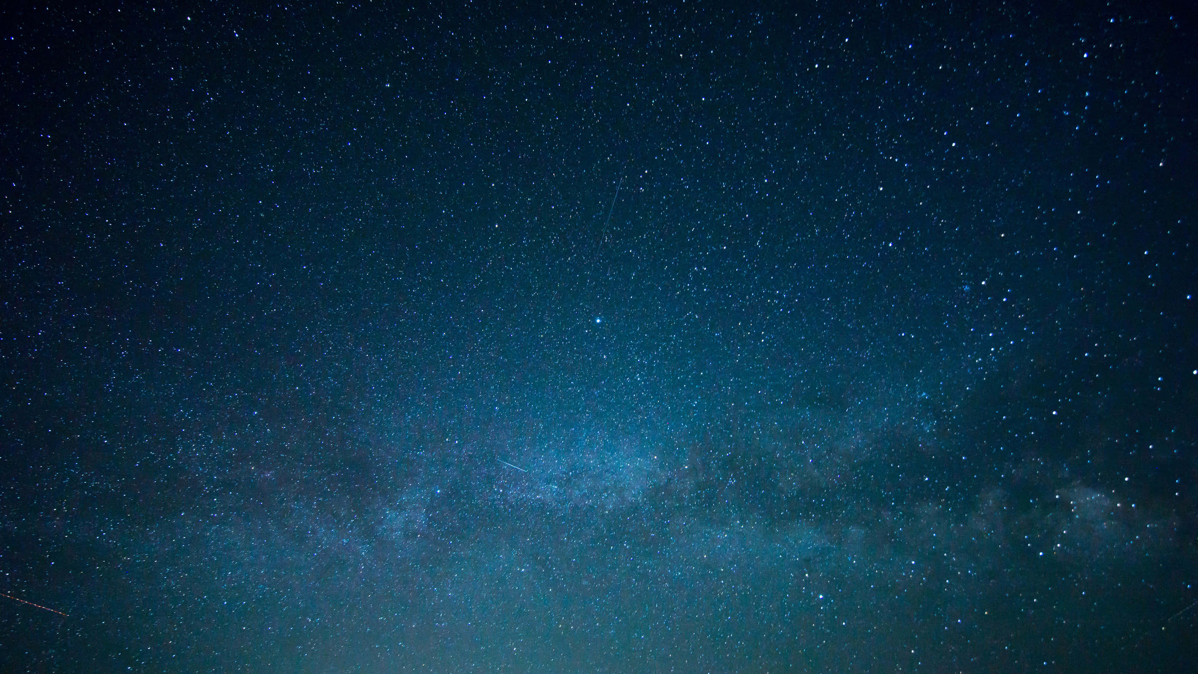 Explora las profundidades del universo con este fondo espacial 4K Fondos de pantalla