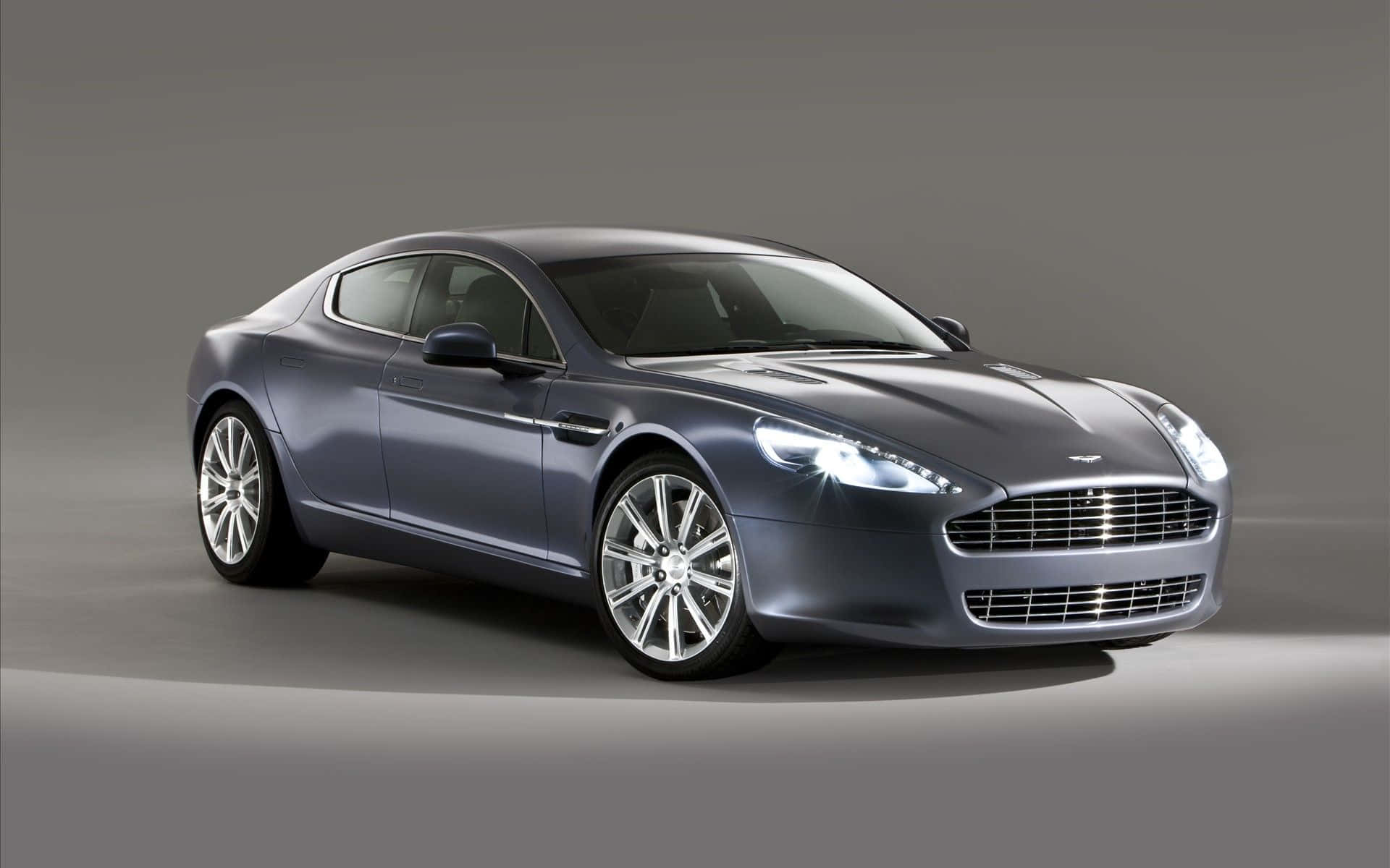 Exquisito Aston Martin Rapide S en movimiento Fondos de pantalla