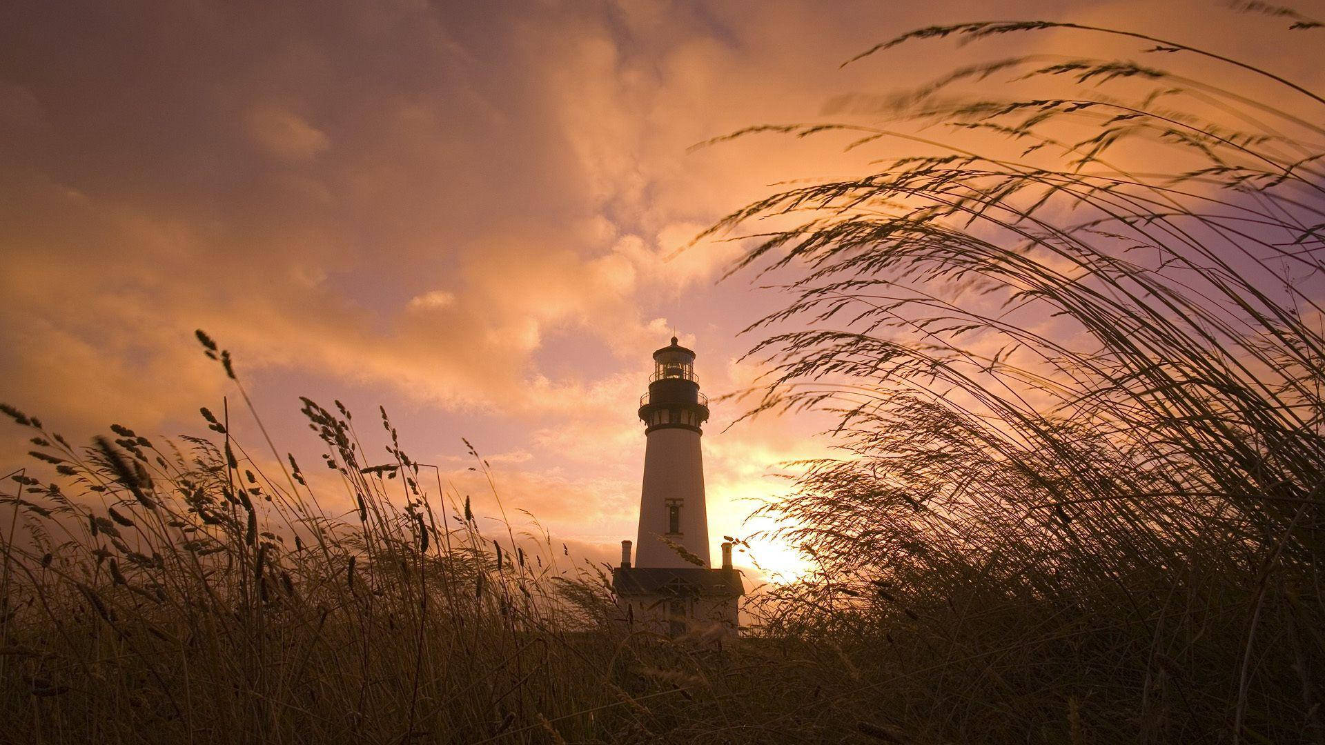 Faro al Atardecer en el Campo Fondos de pantalla