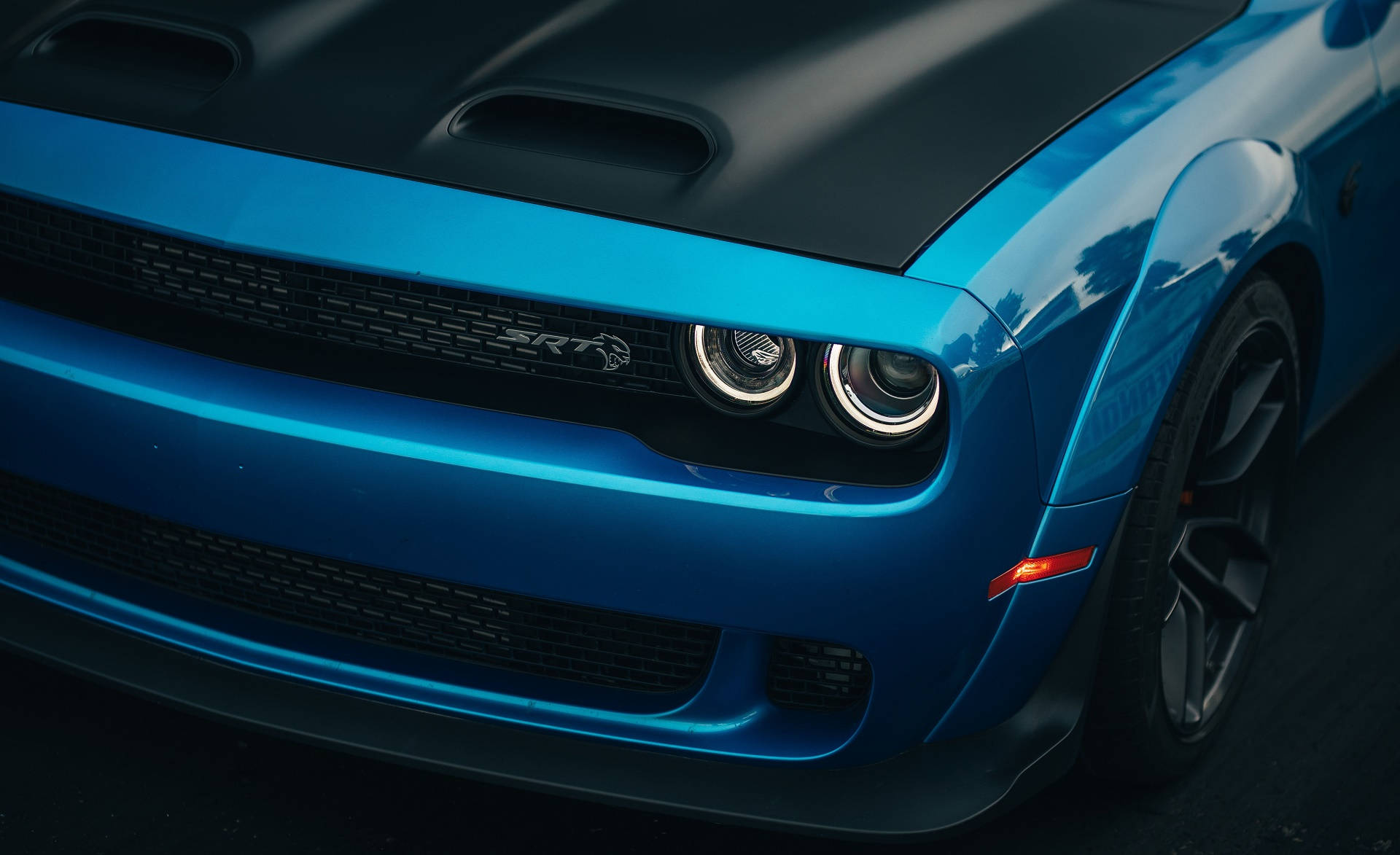 Faros Apagados Dodge Challenger Azul