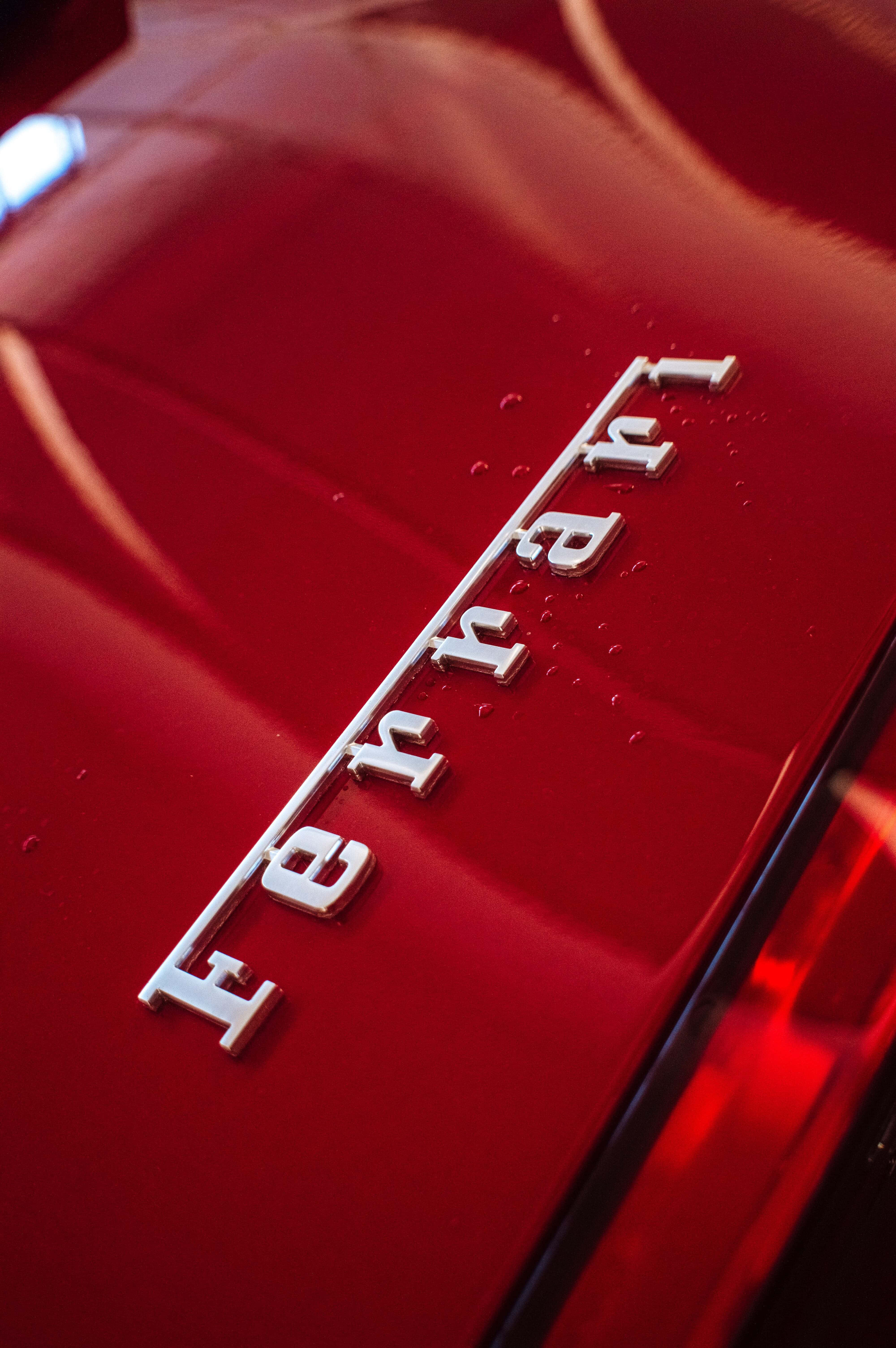 Ferrari Máquina de Ensueño - El Poder se Encuentra con la Elegancia en un Rojo Vibrante Fondos de pantalla