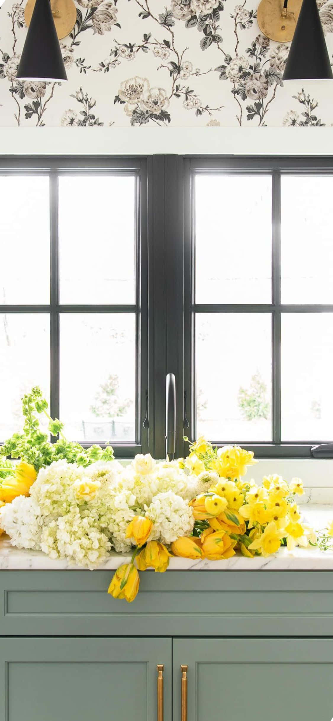 Flores en la encimera fondo de cocina iPhone X Fondos de pantalla