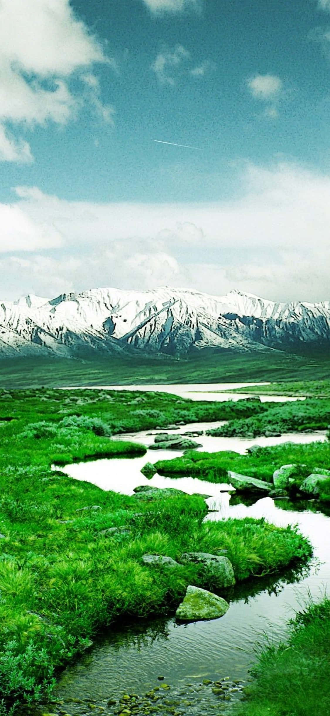 Fondo de escritorio verde con camino de agua para iPhone XS Fondos de pantalla