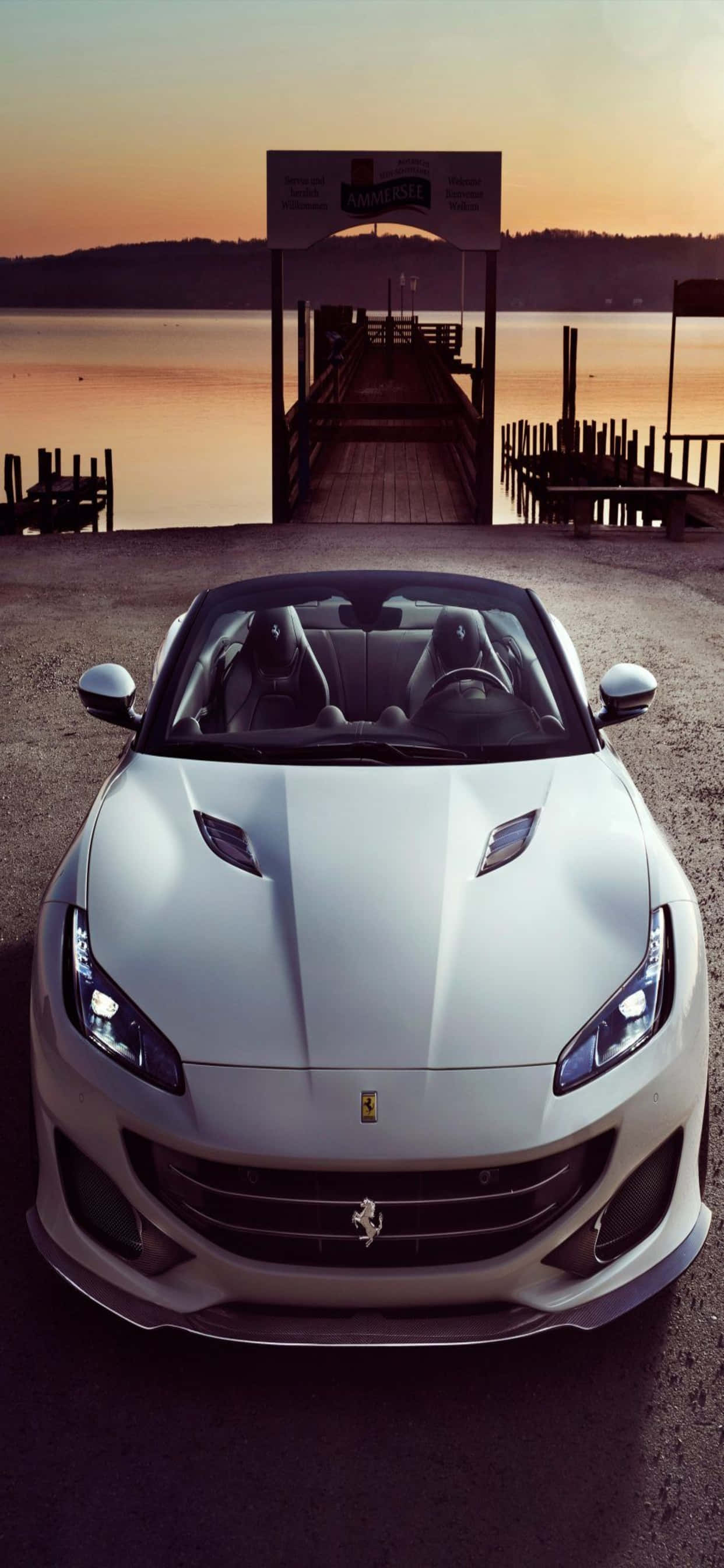 Fondo de Ferrari para iPhone Xs Max Ferrari Portofino Gris Claro Fondos de pantalla
