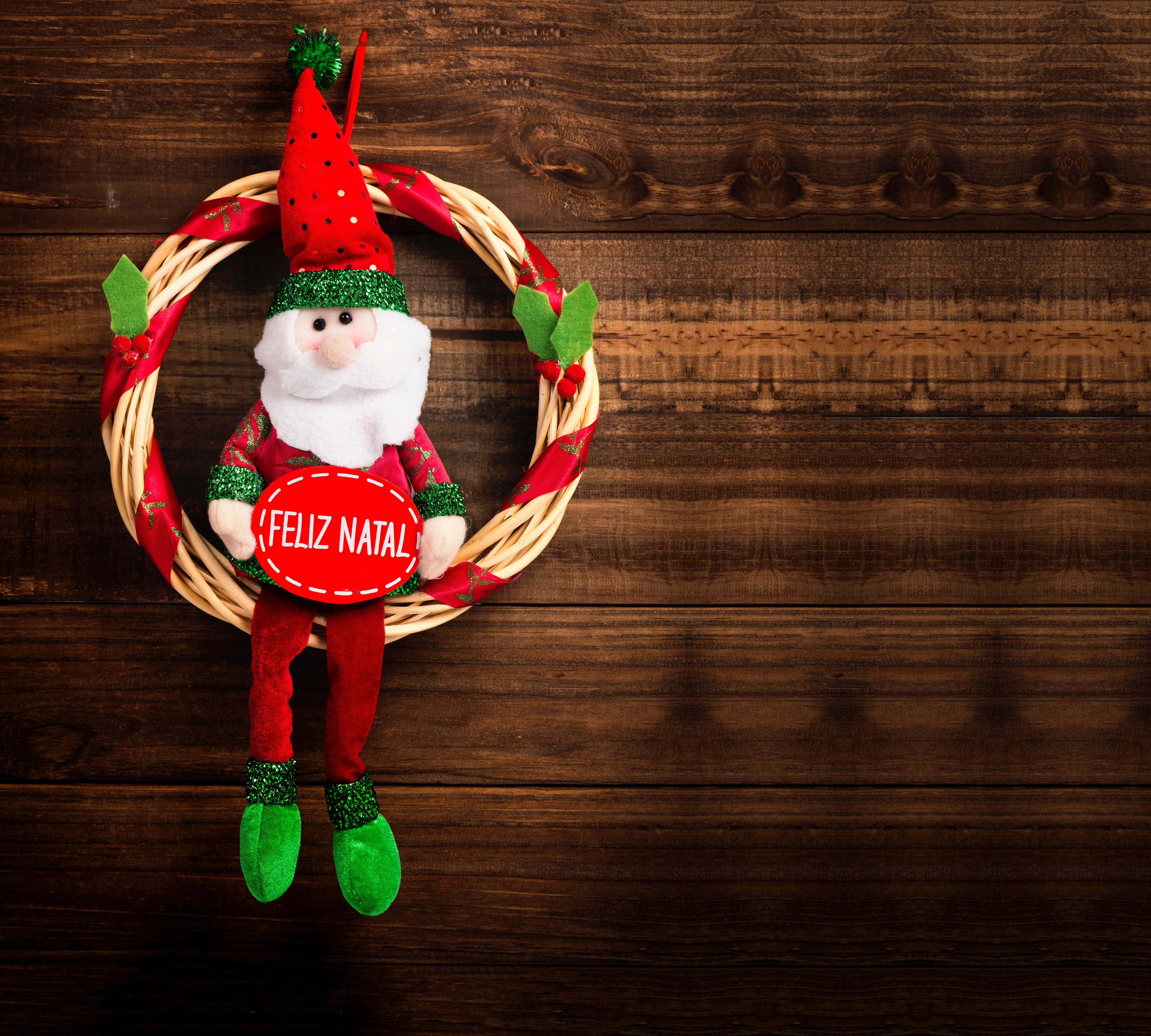 Fondo de Foto Navideño con Corona y Santa Claus Fondos de pantalla