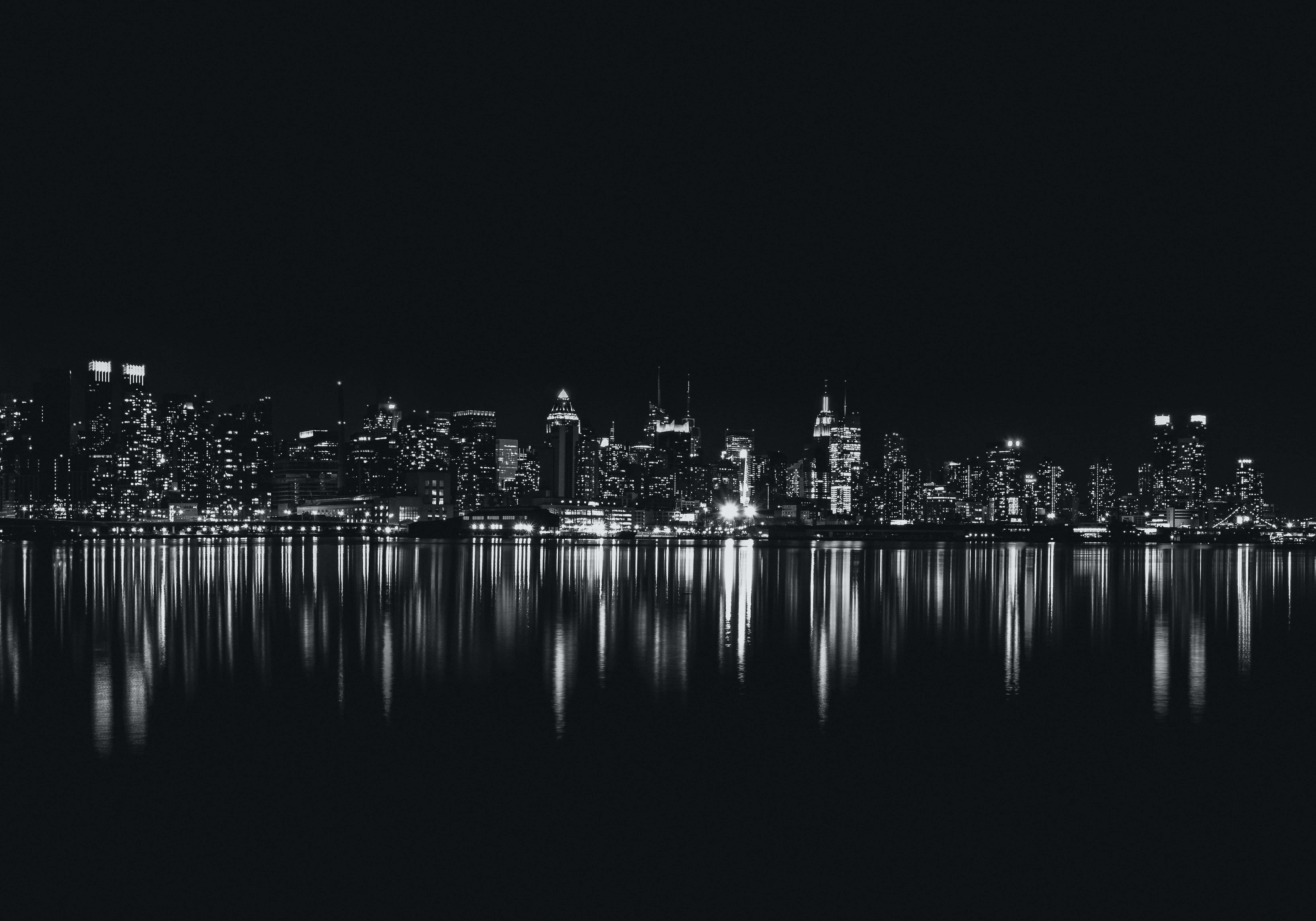 Fondo de Luces de Ciudad en Blanco y Negro Fondos de pantalla