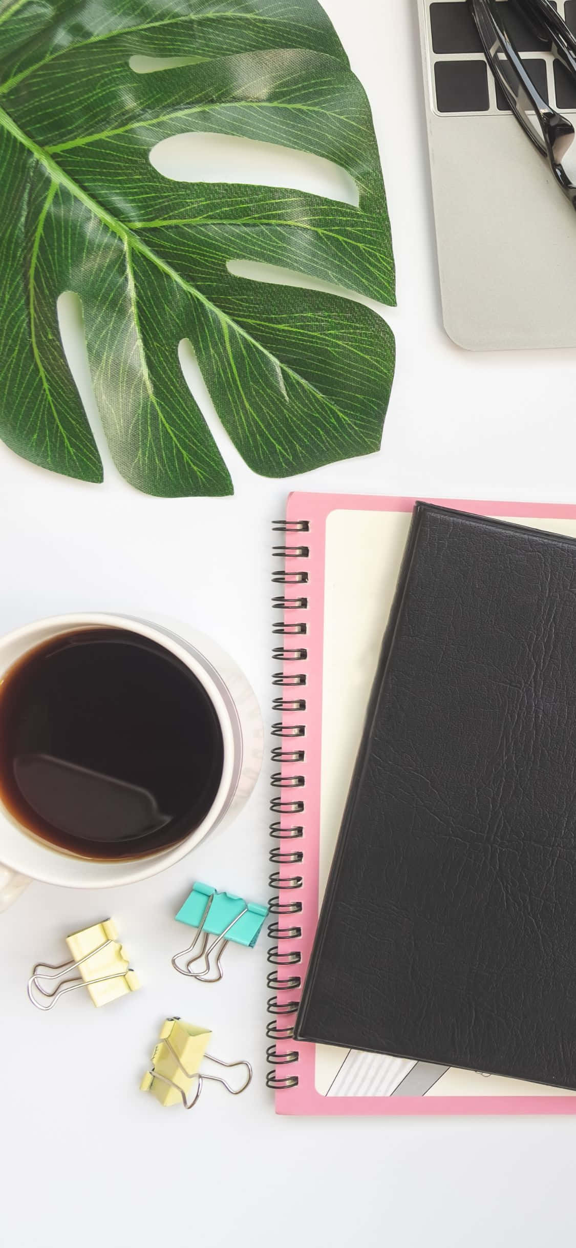 Fondo de Oficina con Cuadernos para iPhone XS Fondos de pantalla