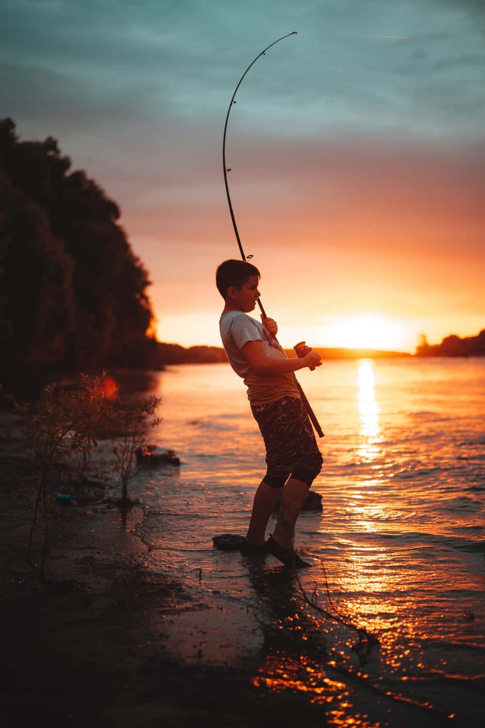 Fondo de Pantalla para Teléfono de Joven Pesca Fondos de pantalla