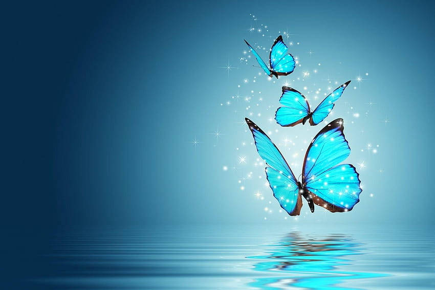 Mariposas azules en fondo pastel azul