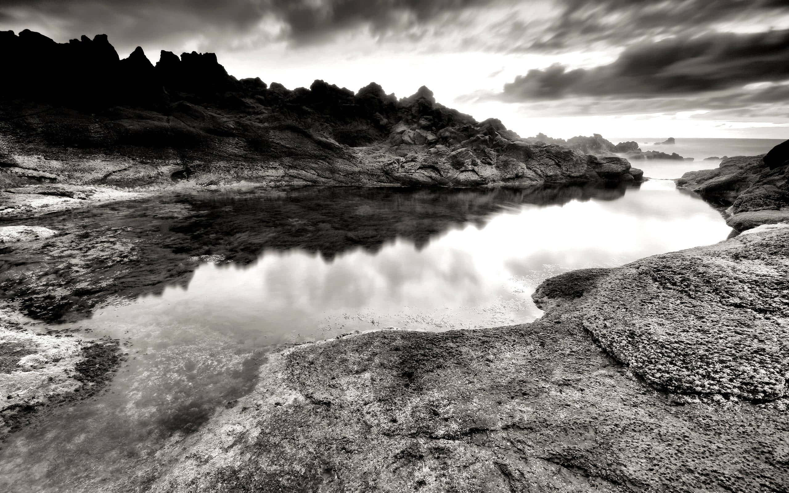 Fondo de río en blanco y negro Fondos de pantalla