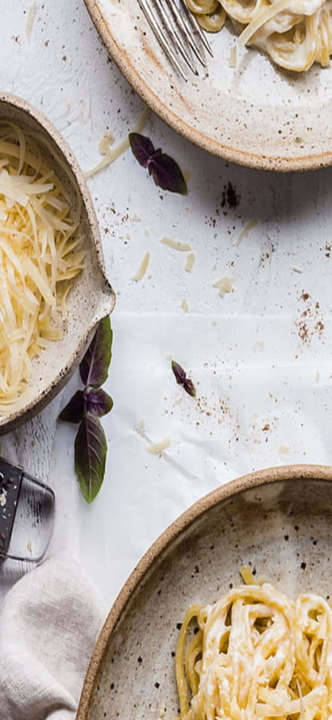 Tres platos de pasta Fondo de pasta para iPhone X Fondos de pantalla