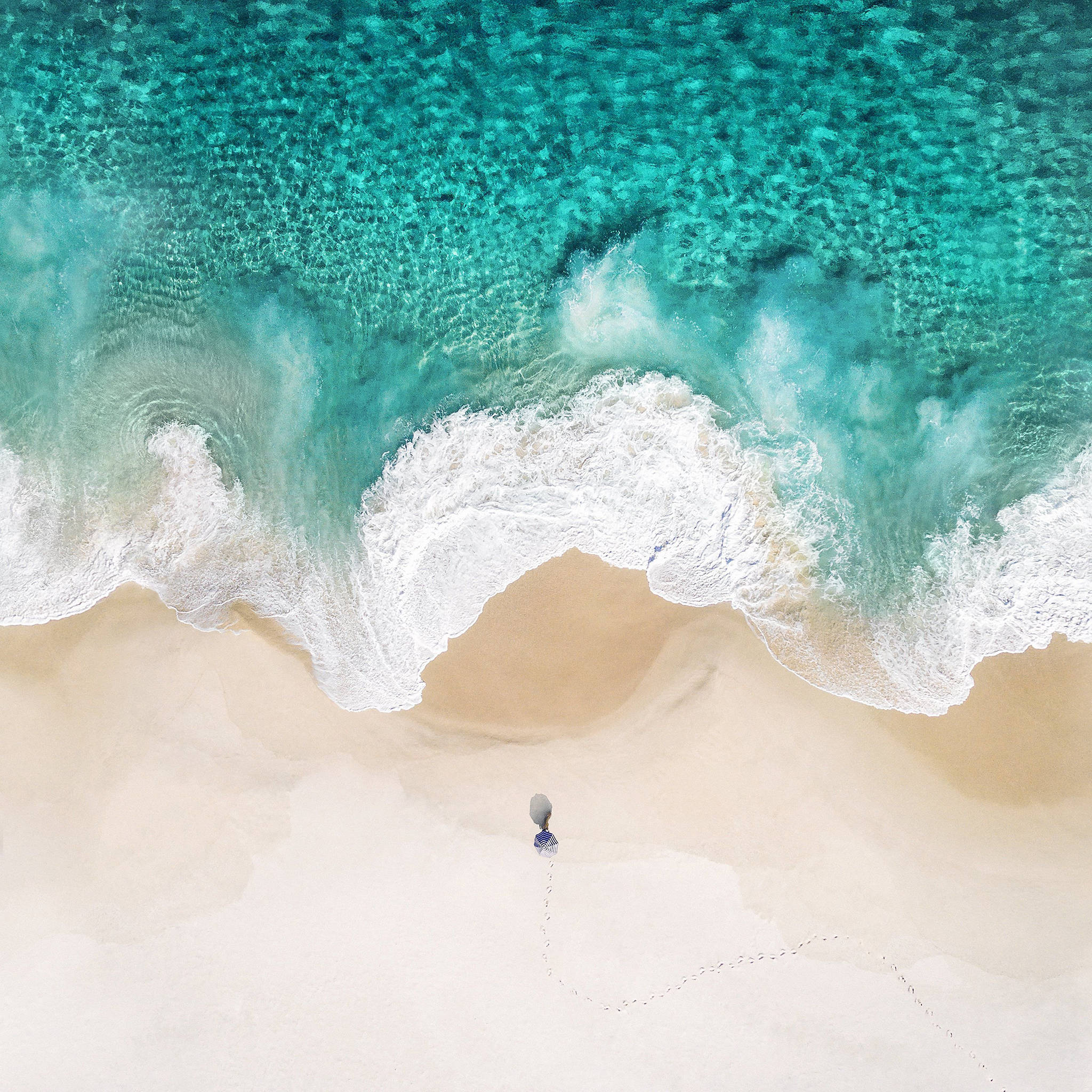 Fondo Estético de Olas Verdes para iPad Fondos de pantalla