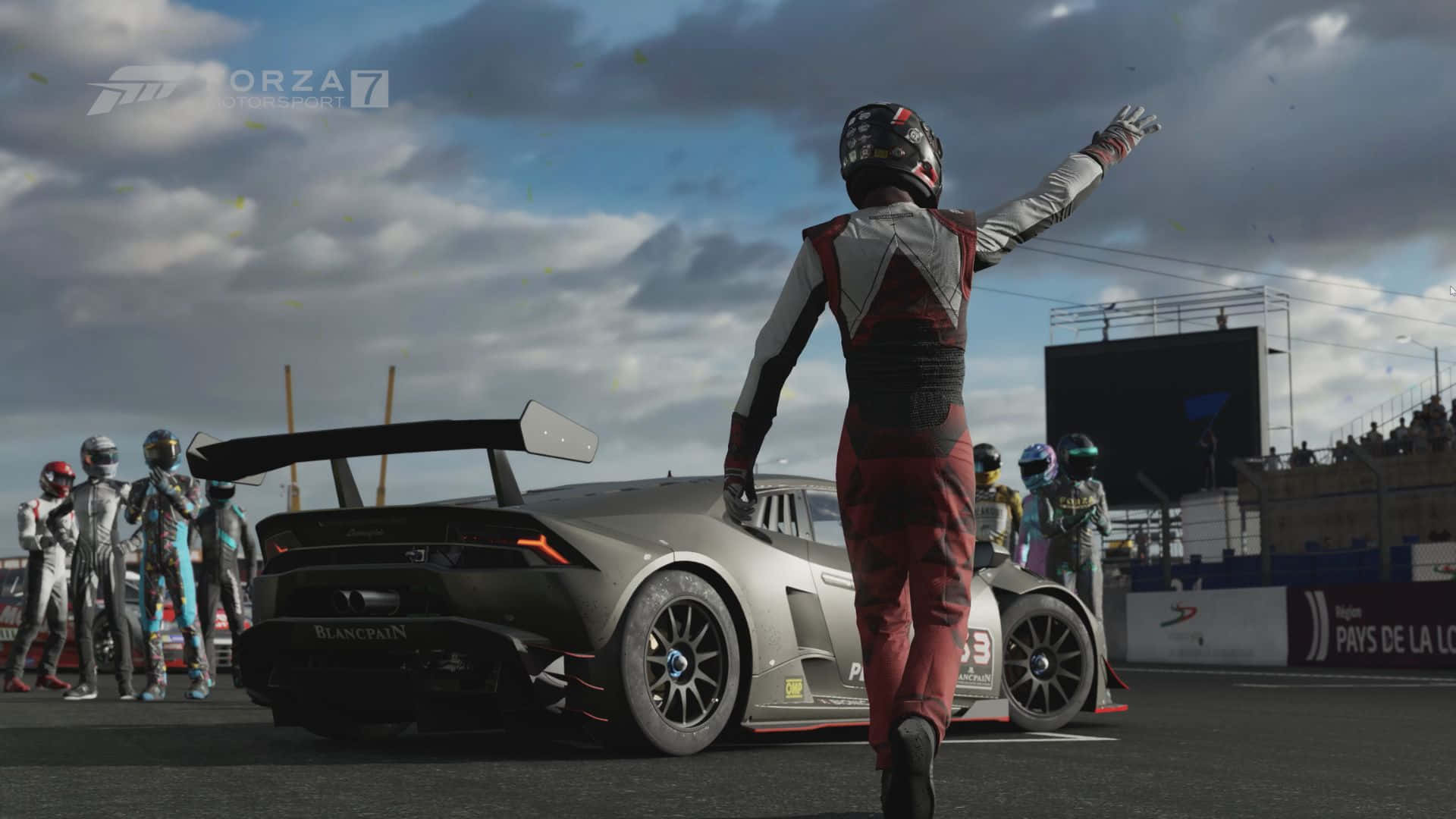 Fondo HD de Forza Motorsport 7 y Piloto Saludando Fondos de pantalla
