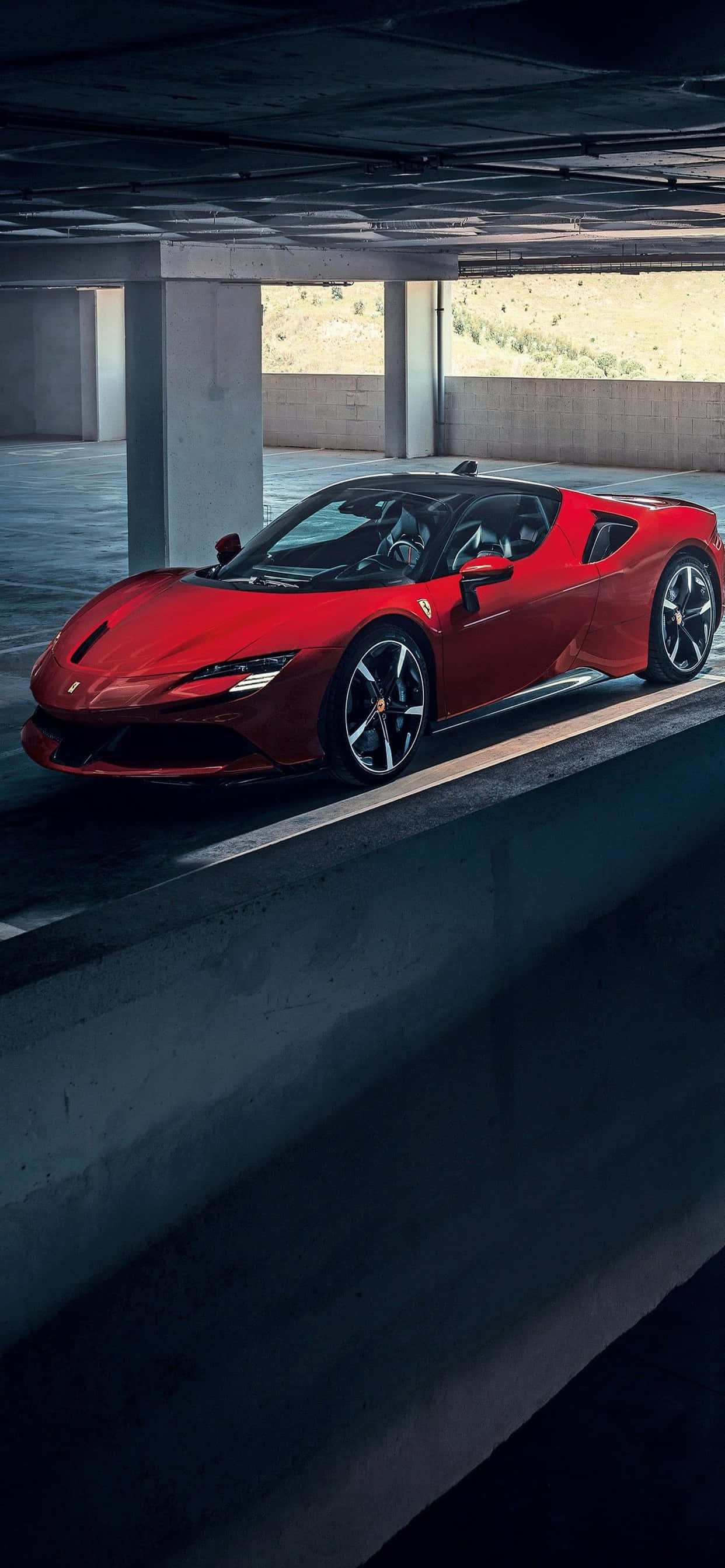 Fondo iPhone Xs Max Ferrari SF90 Stradale Rojo En Un Estacionamiento Fondos de pantalla