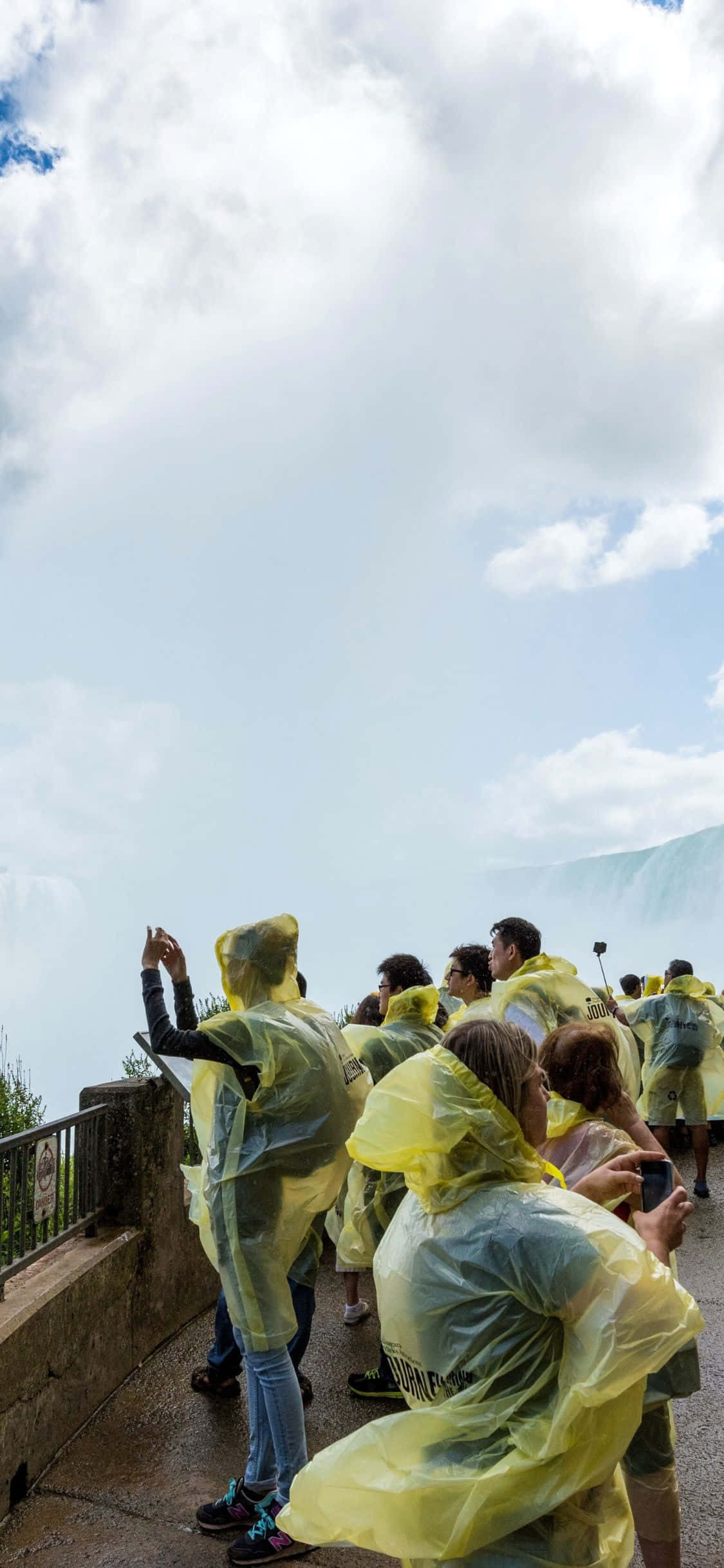 Fondo iPhone X Turistas en Cataratas del Niágara Fondos de pantalla