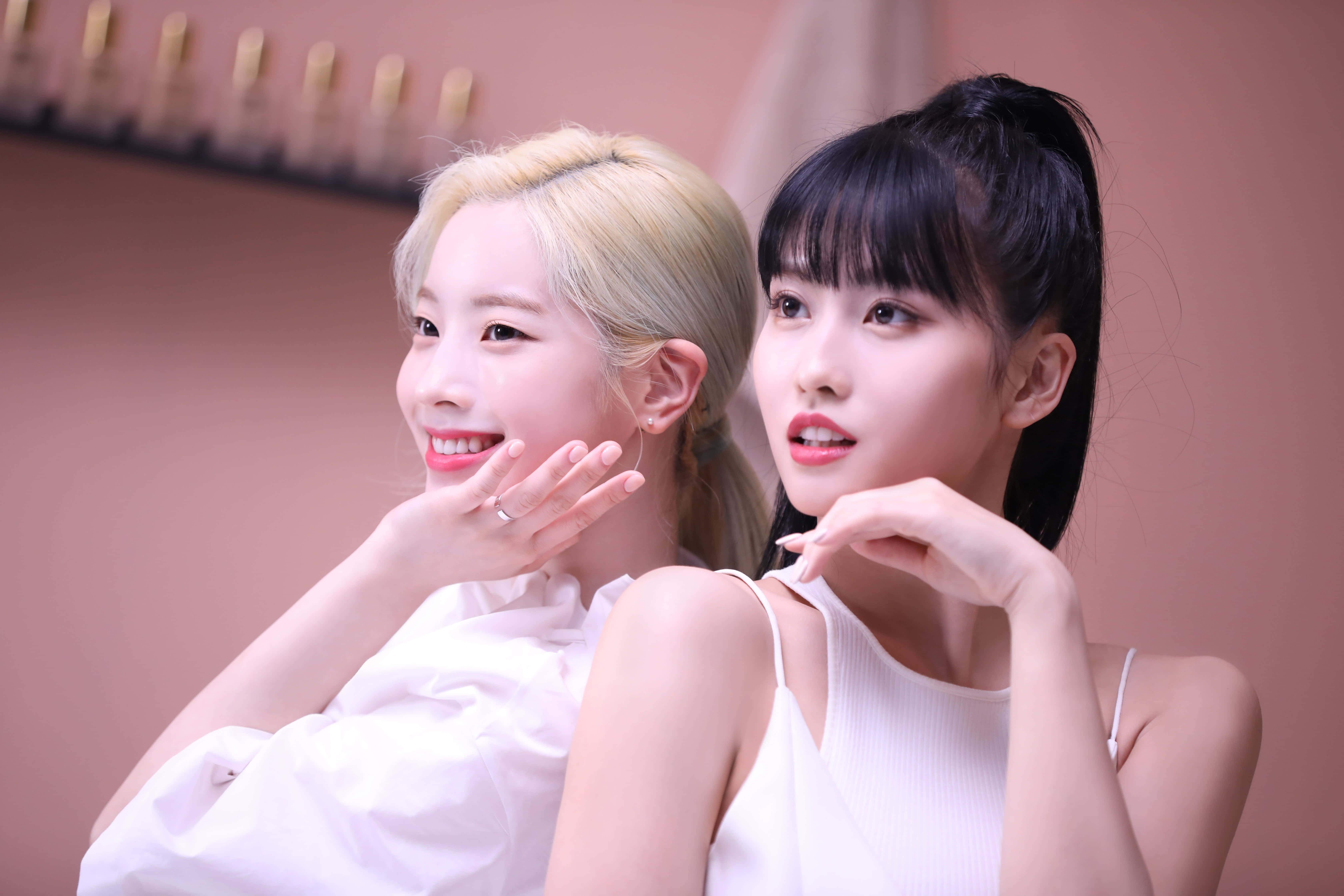 Foto de grupo fascinante de TWICE Fondos de pantalla