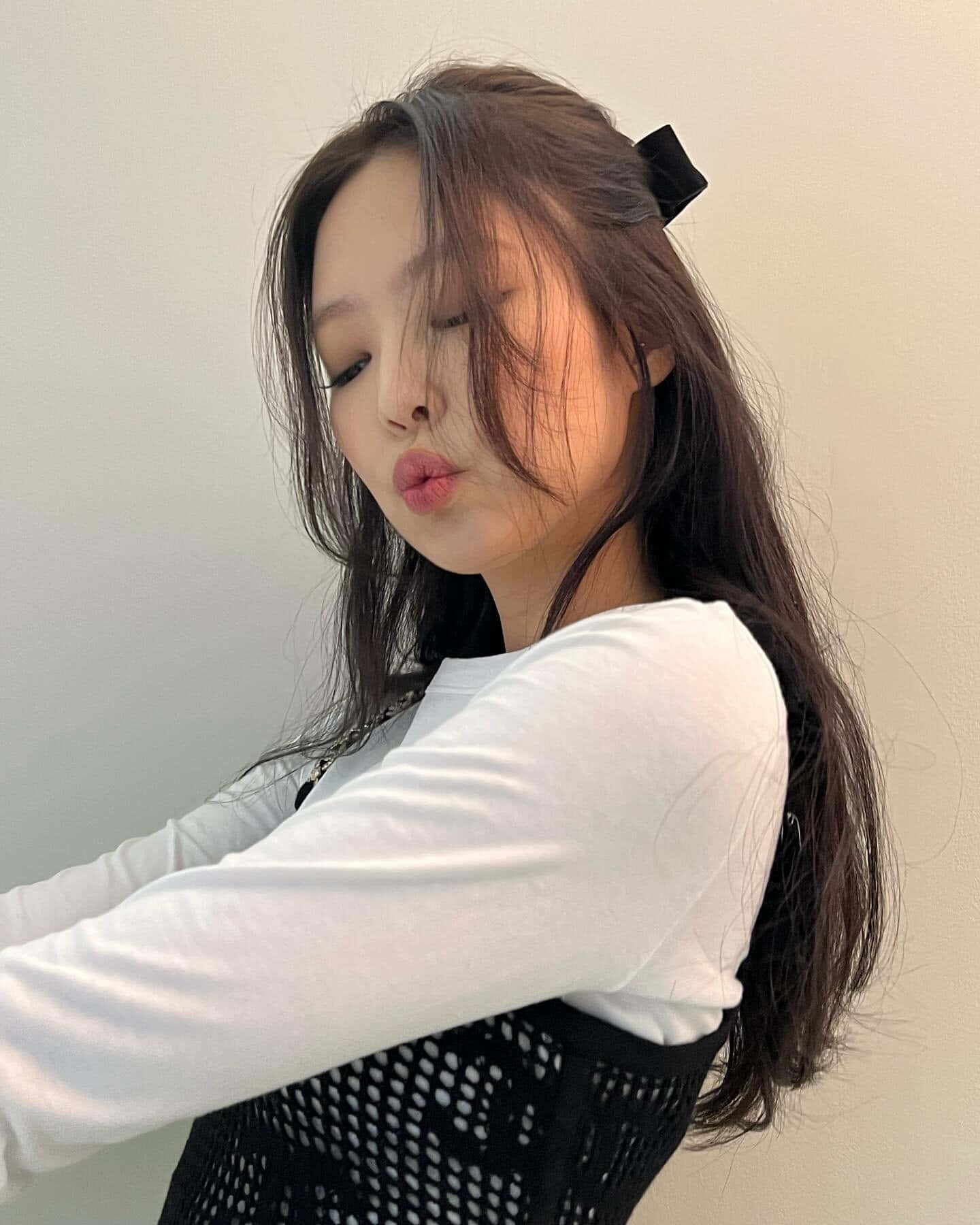 Foto de Jennie de Blackpink haciendo un gesto de beso Fondos de pantalla