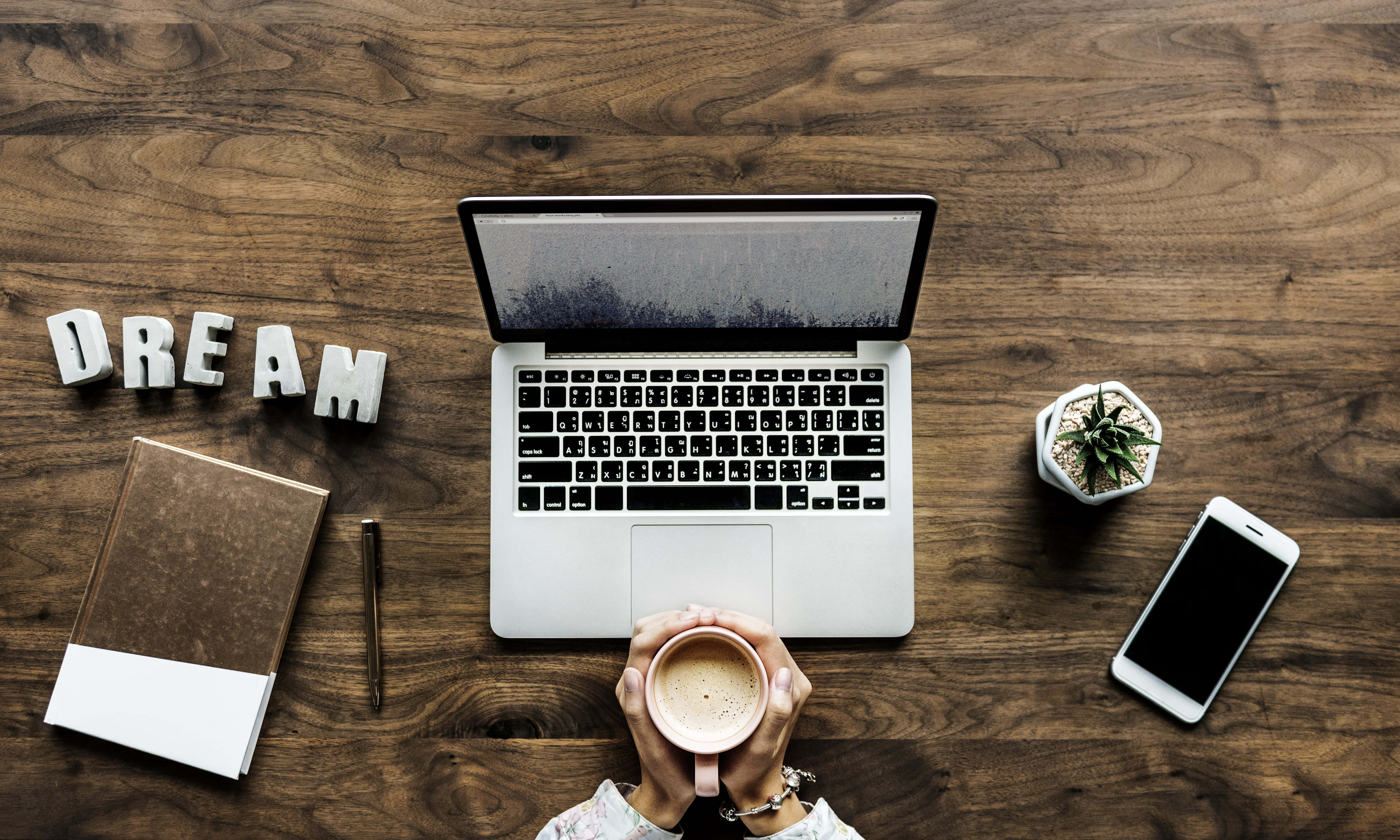 Fotos estéticas de Macbook Fondos de pantalla