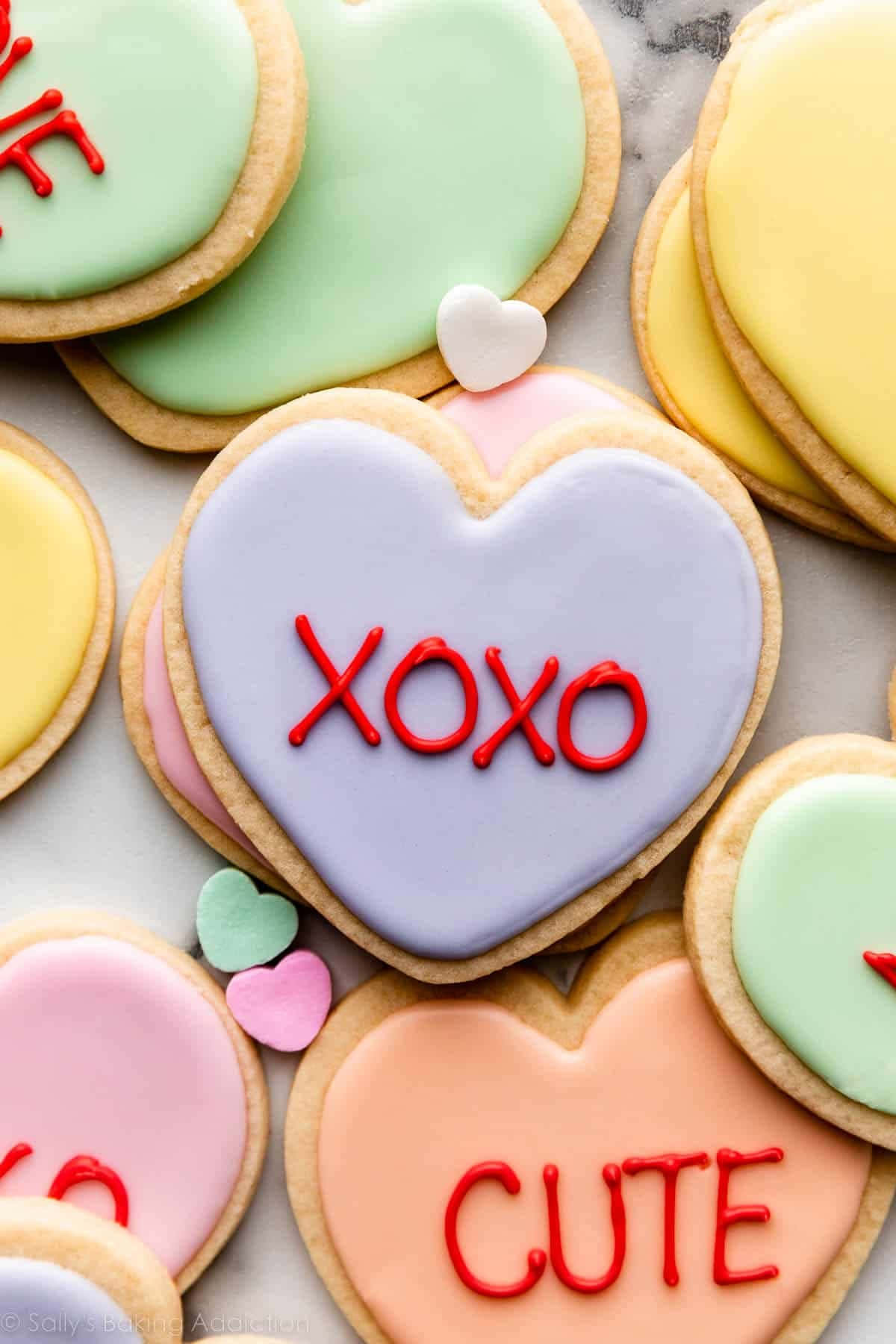 Galletas de San Valentín en forma de corazón color pastel Fondos de pantalla