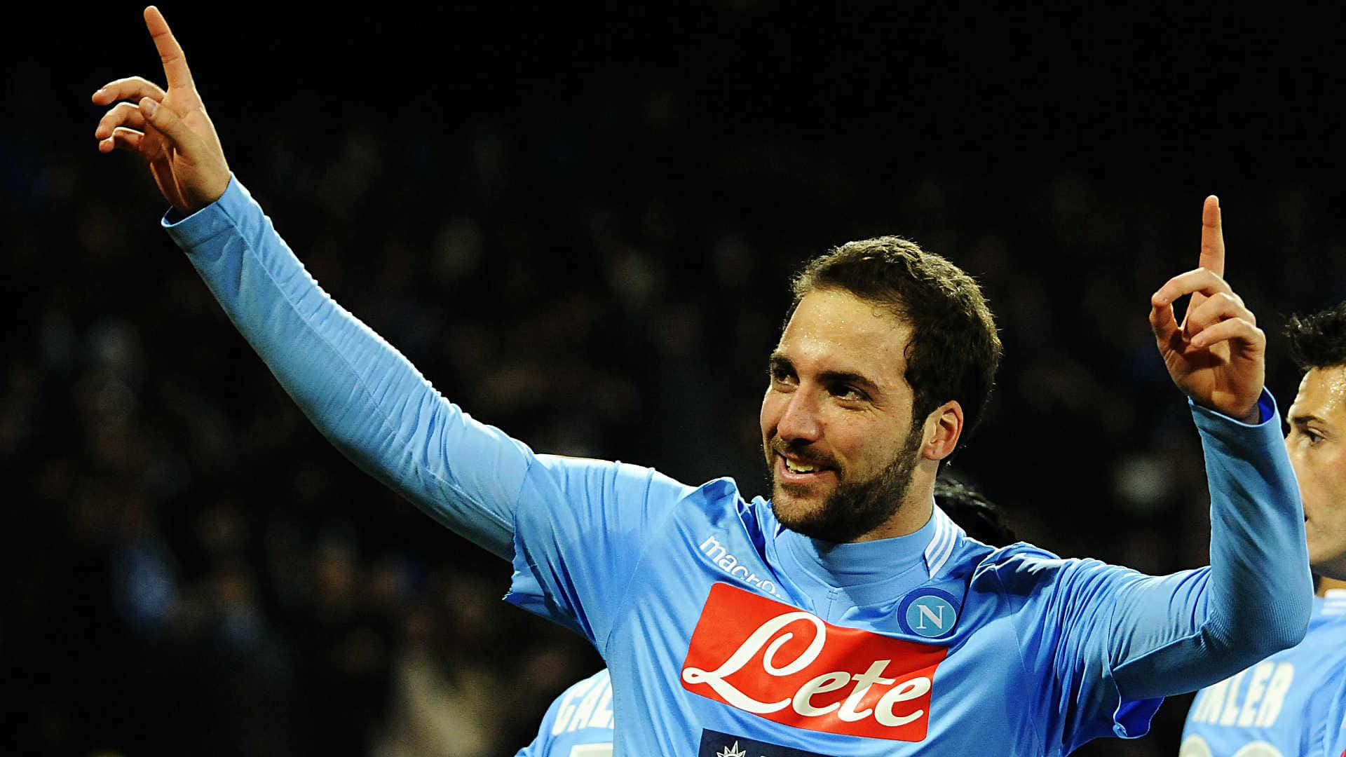 Gonzalo Higuain de Napoli celebrando un gol Fondos de pantalla