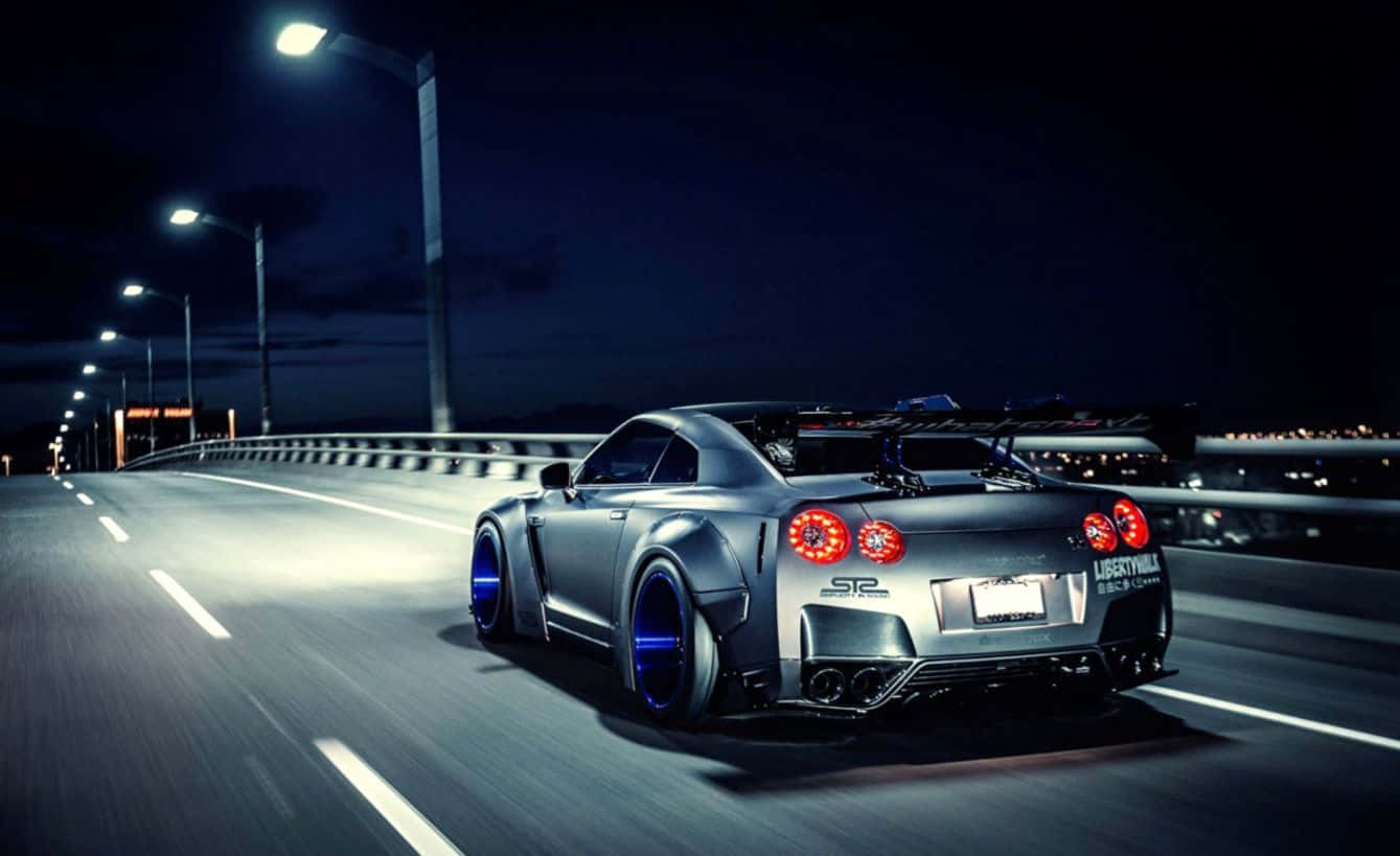 GTR R35 en la carretera de noche Fondos de pantalla