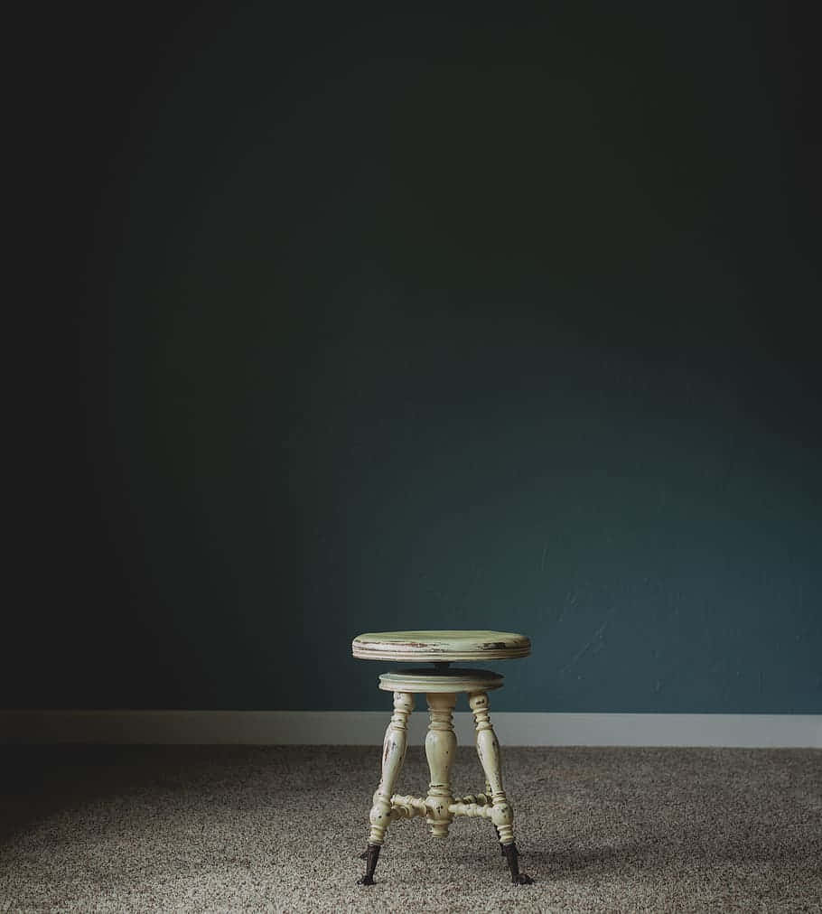 Habitación vacía con taburete Fondos de pantalla