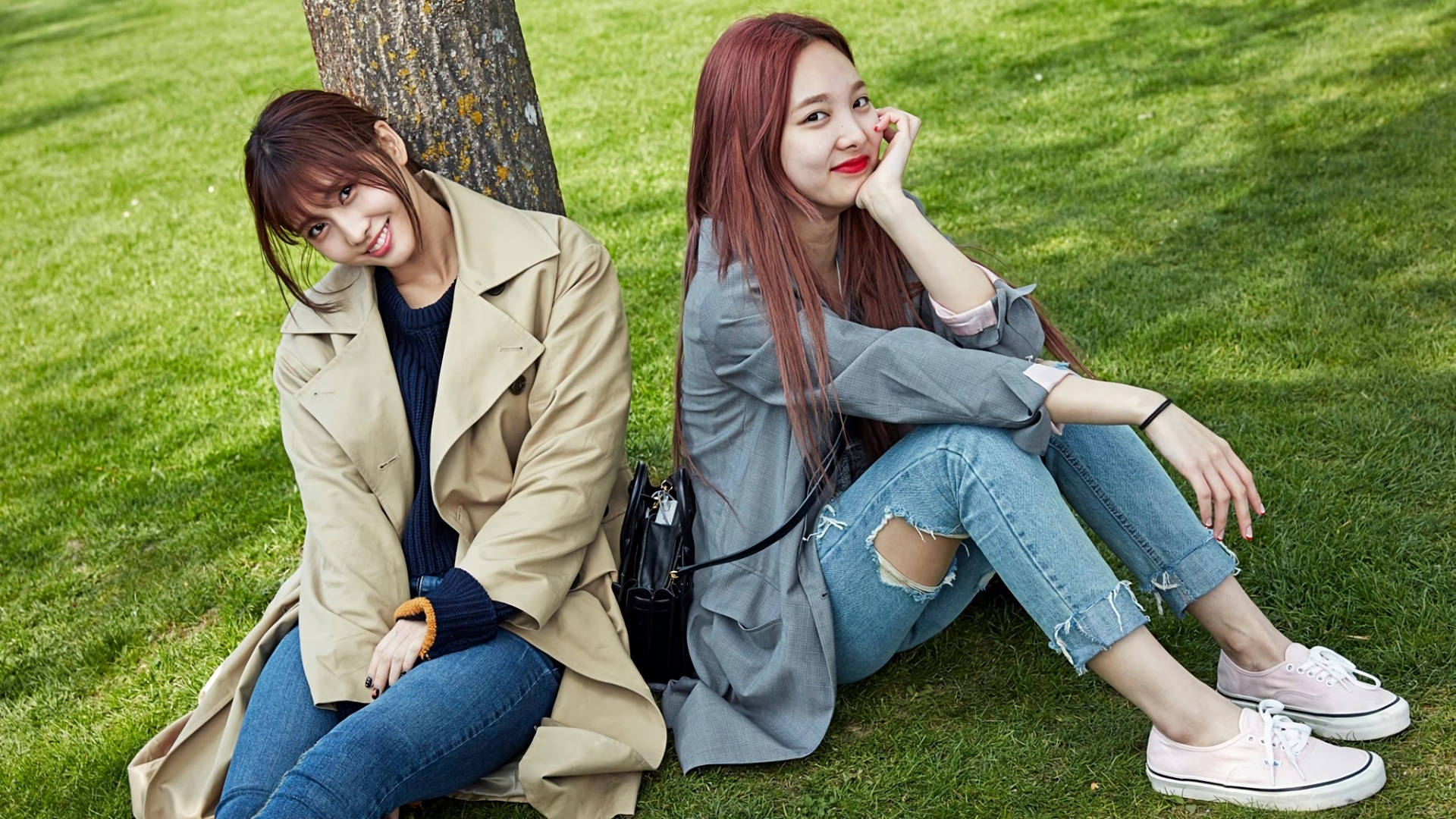Ídolos del K-Pop Momo y Nayeon Fondos de pantalla