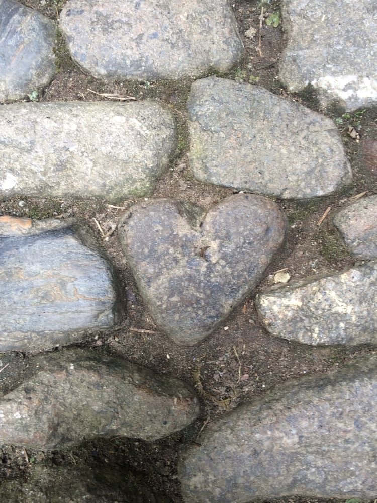 ¡Ilumina tu espacio con esta estética de corazón! Fondos de pantalla