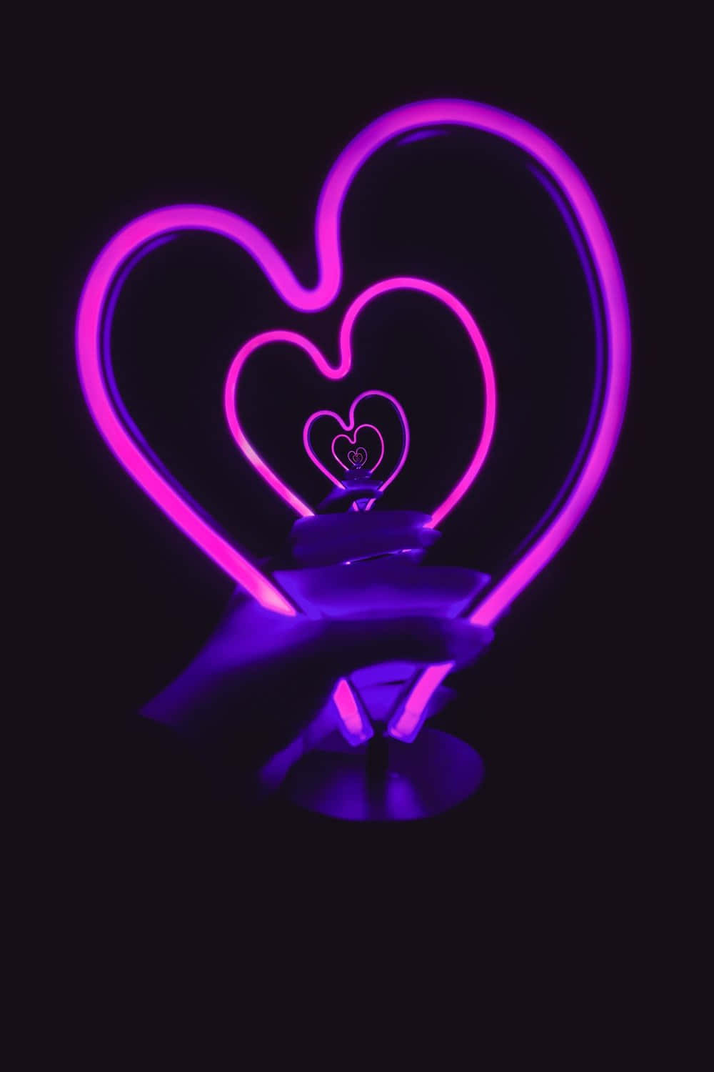 Ilustración de lámpara de corazón neón púrpura Fondos de pantalla
