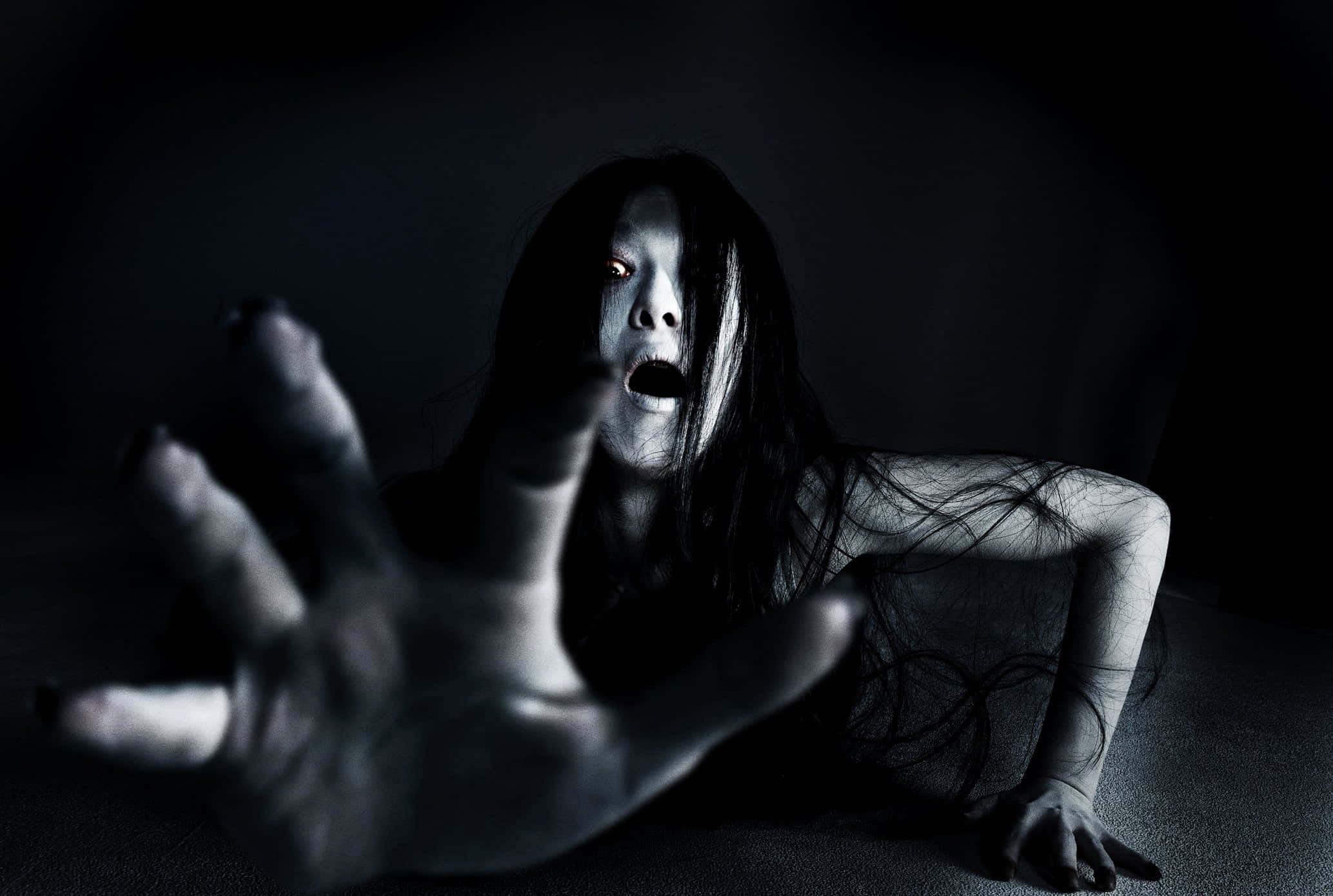Imagen aterradora del fantasma Kayako Saeki Fondos de pantalla