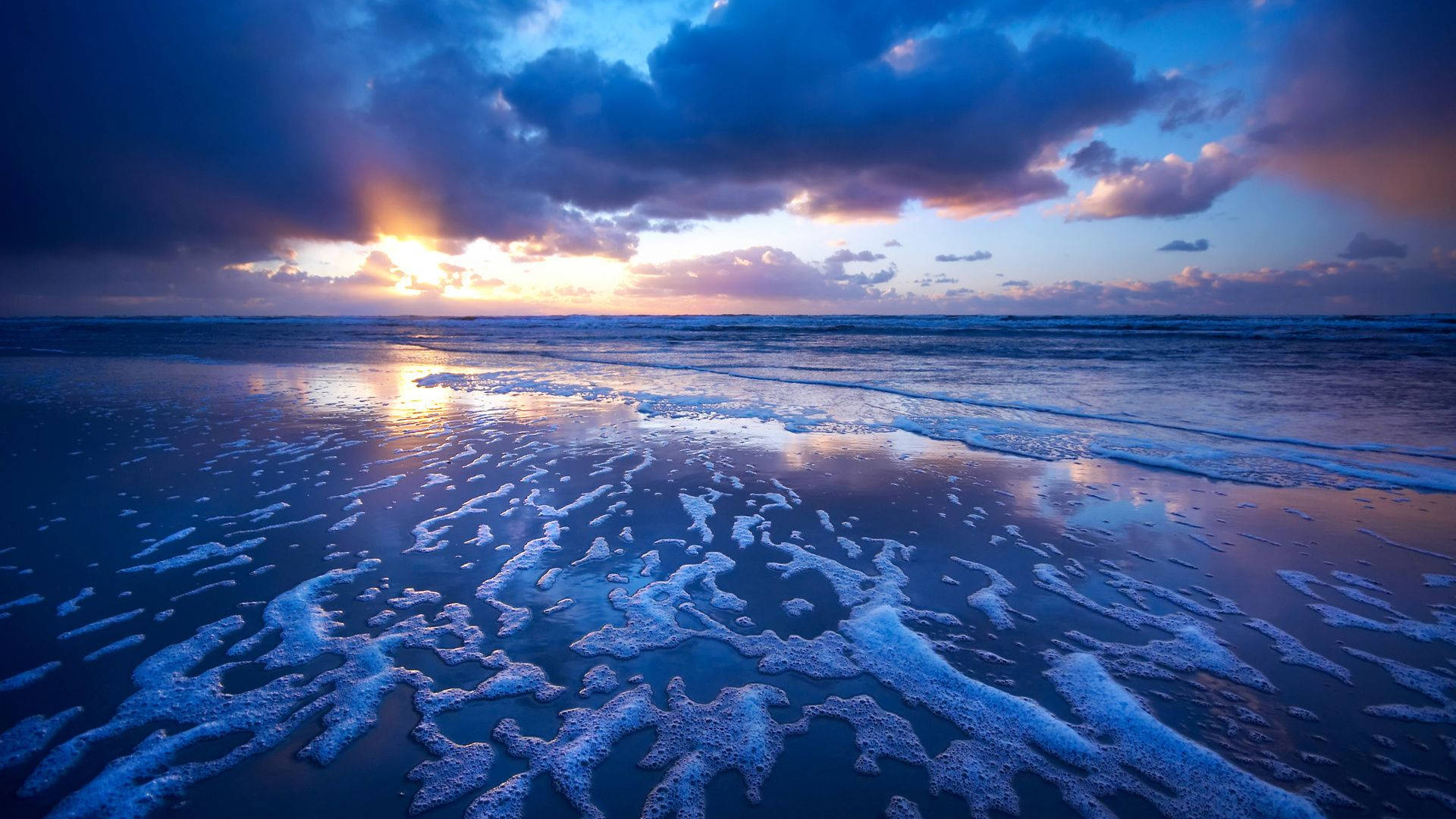 Imagen: Impresionante atardecer en la orilla del mar Fondos de pantalla
